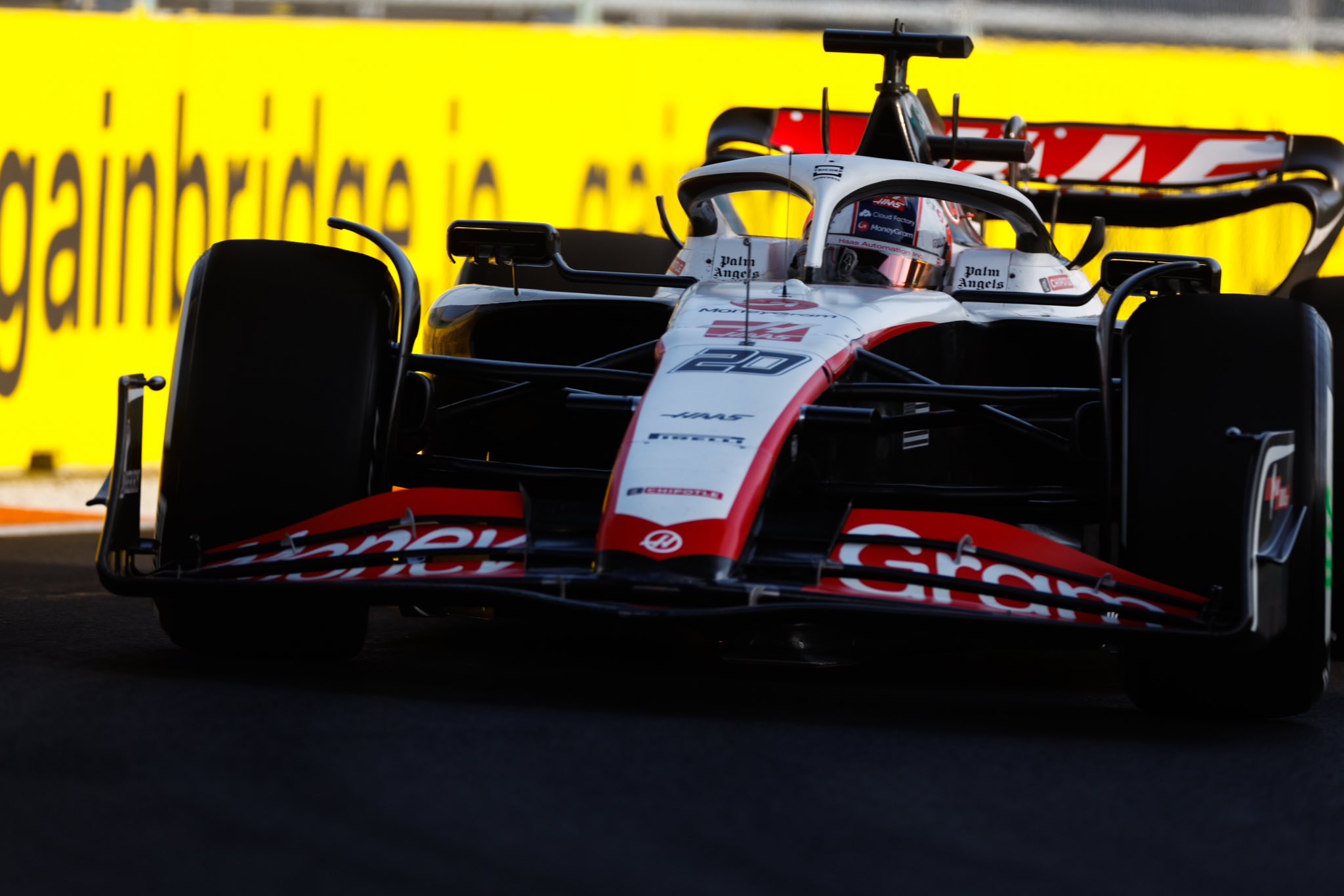 Magnussen celebra ponto em “corrida difícil”, mas admite: “Sonhava com um pouco mais”