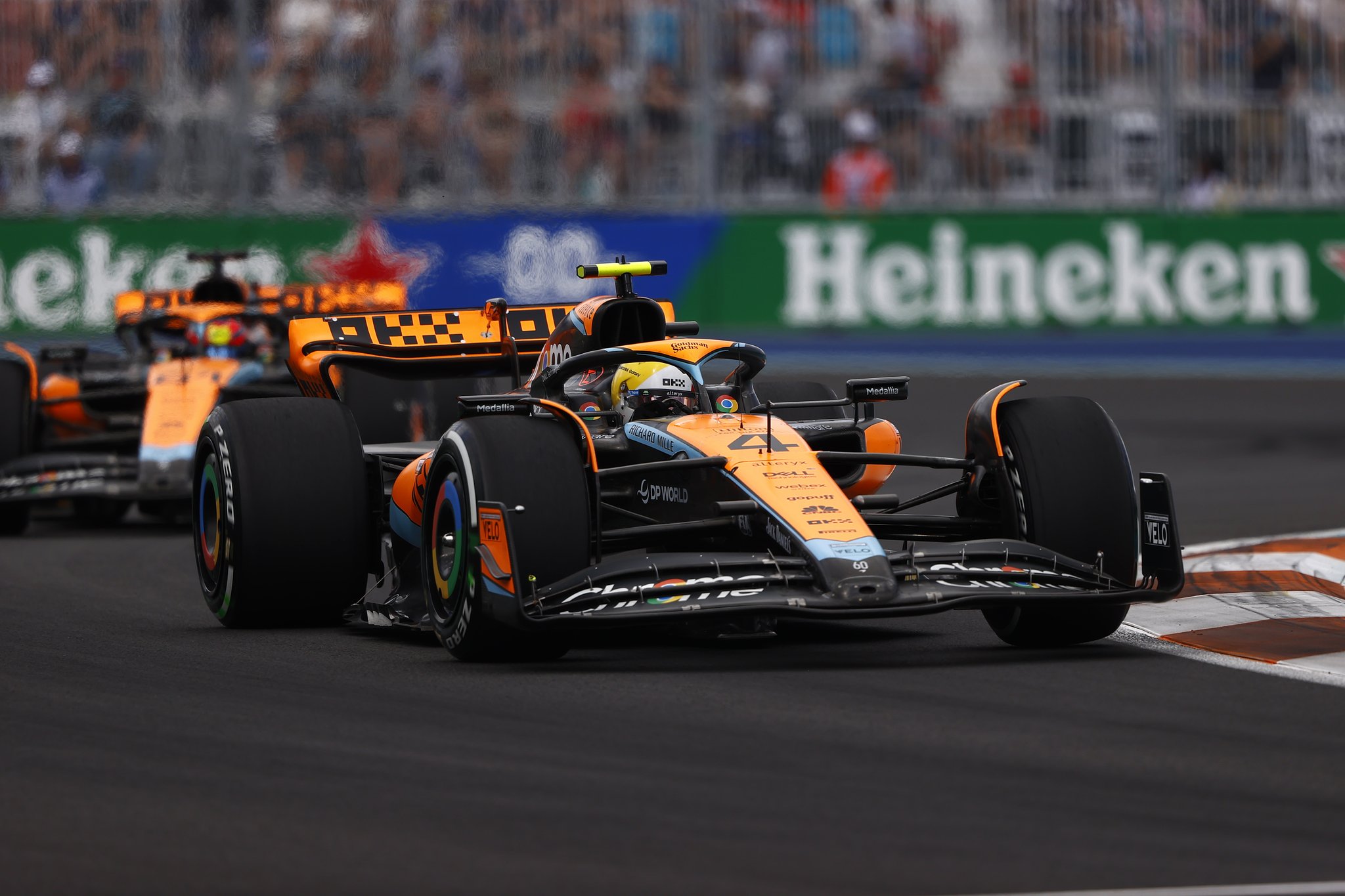 Norris repete Ocon e quase acerta homem que atravessava pit-lane em Miami