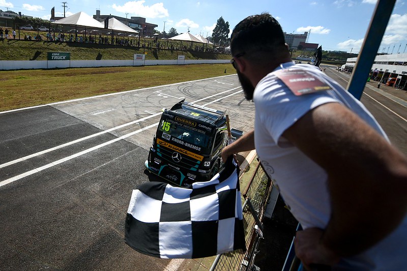 Andrade varre fim de semana da Copa Truck na rodada dupla em Cascavel