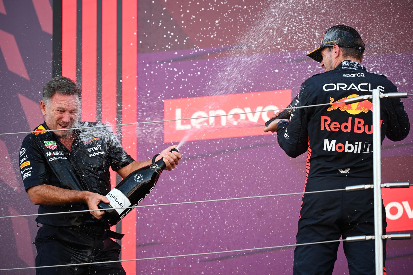 Red Bull celebra trabalho de “todos na fábrica” em “ano espetacular” de hexa na F1