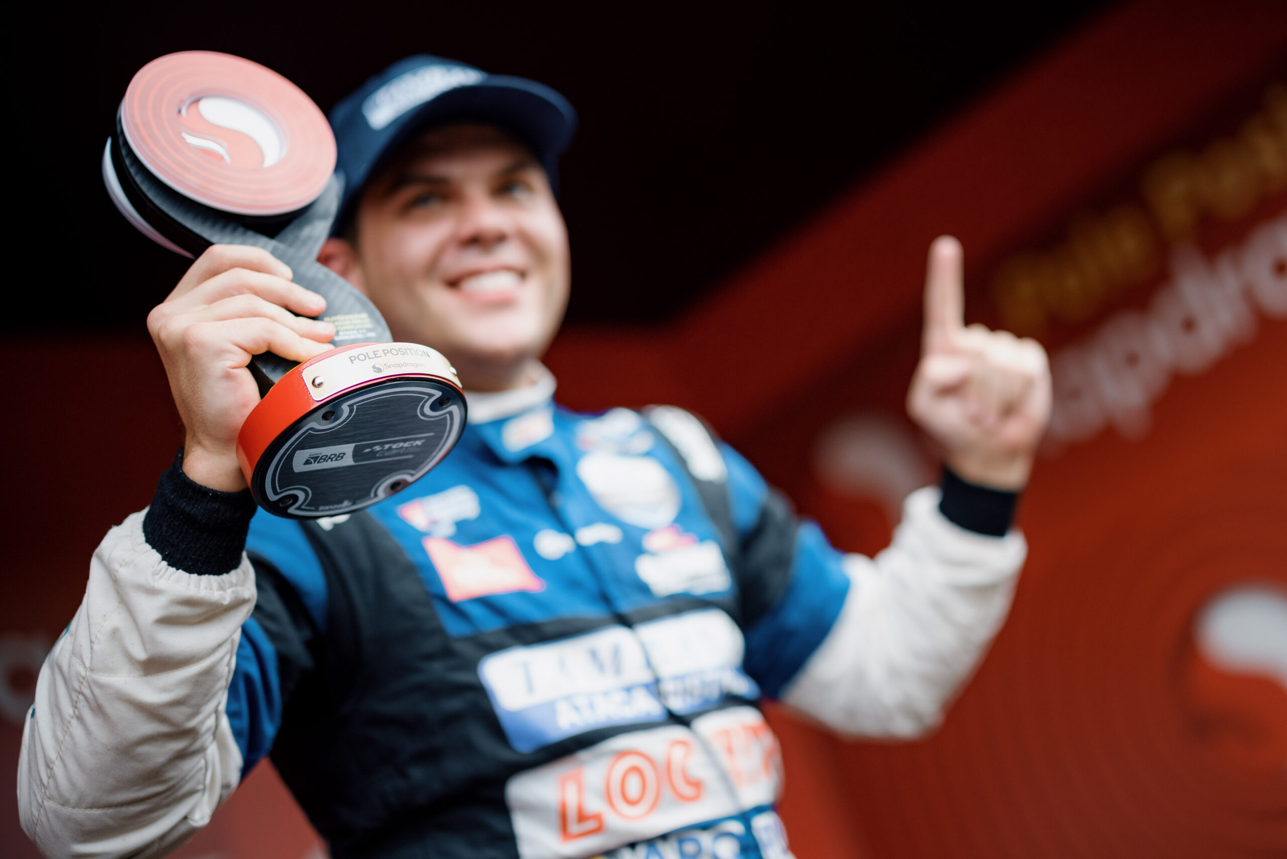 Bruno Baptista celebra pole e revela renovação de contrato com RCM: “Confiante”