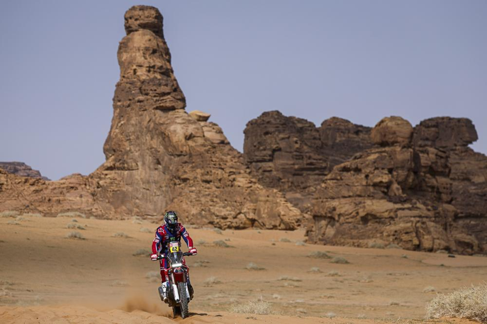 Van Beveren lidera abertura da etapa maratona do Dakar 2024 nas motos
