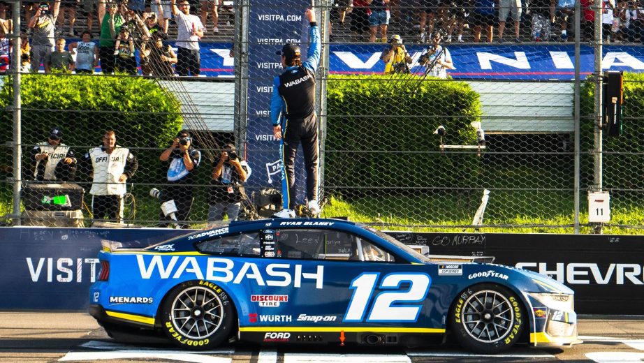 Blaney vence 2ª de 2024 em Pocono. Confira briga pelos playoffs da Nascar