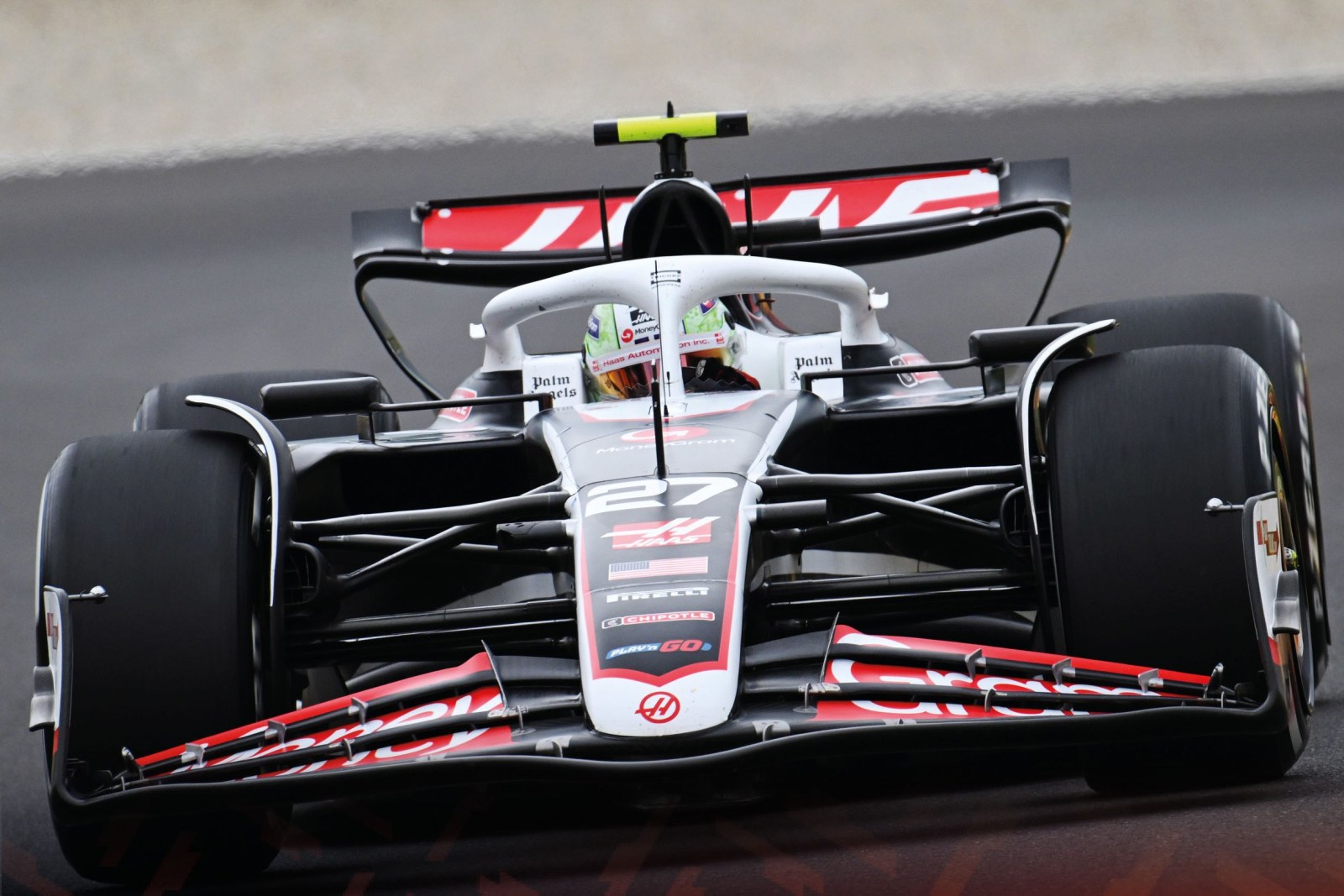 Haas ganha vida com Komatsu e reage. Agora precisa aprender a caminhar sem Hülkenberg