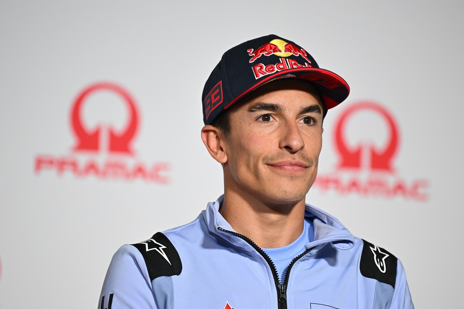 Marc Márquez agradece proteção e Bagnaia critica vaias a pilotos: “Desrespeitoso”