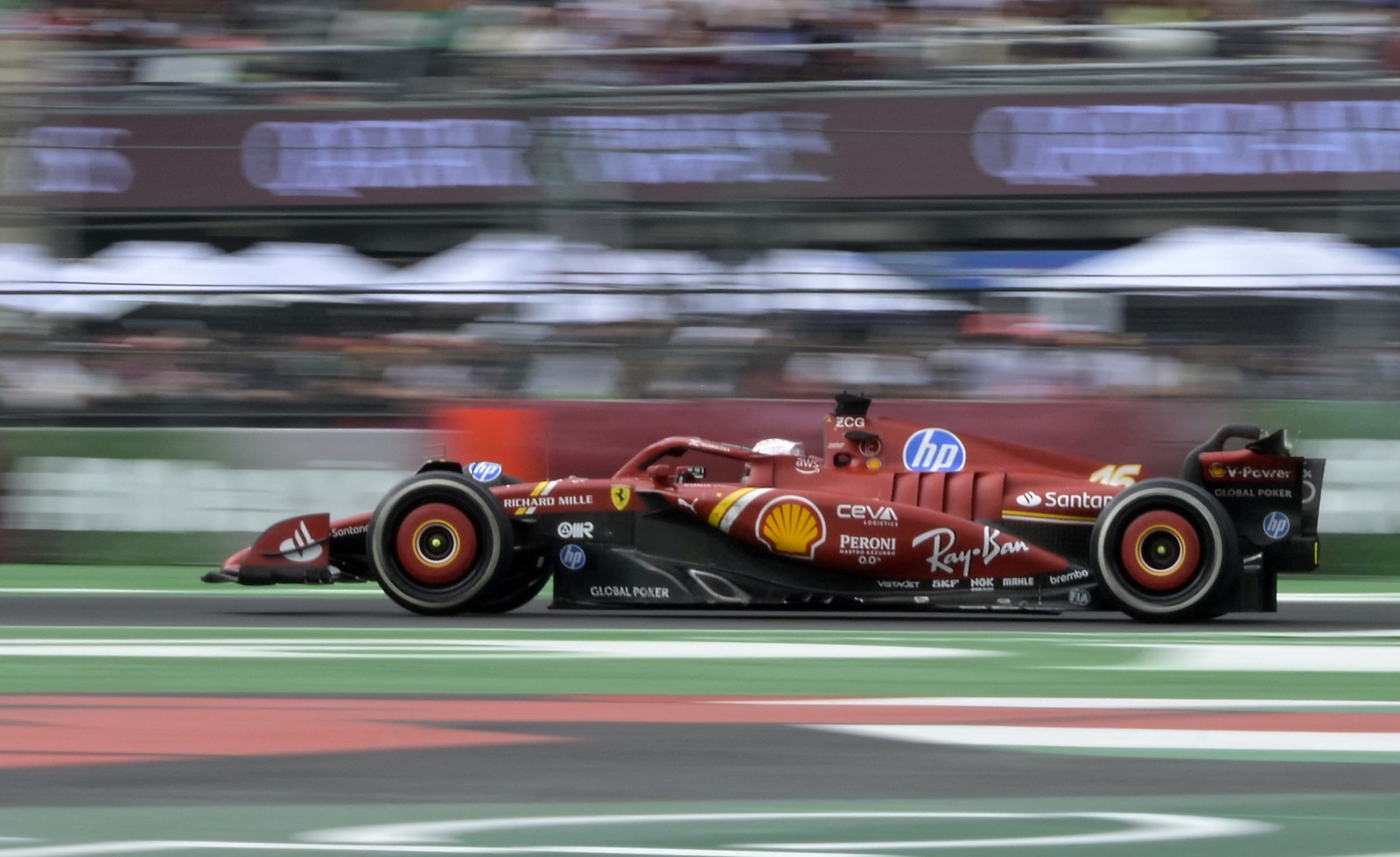 Ferrari se vê em “posição muito melhor” na F1 após aprendizado com atualizações da Itália