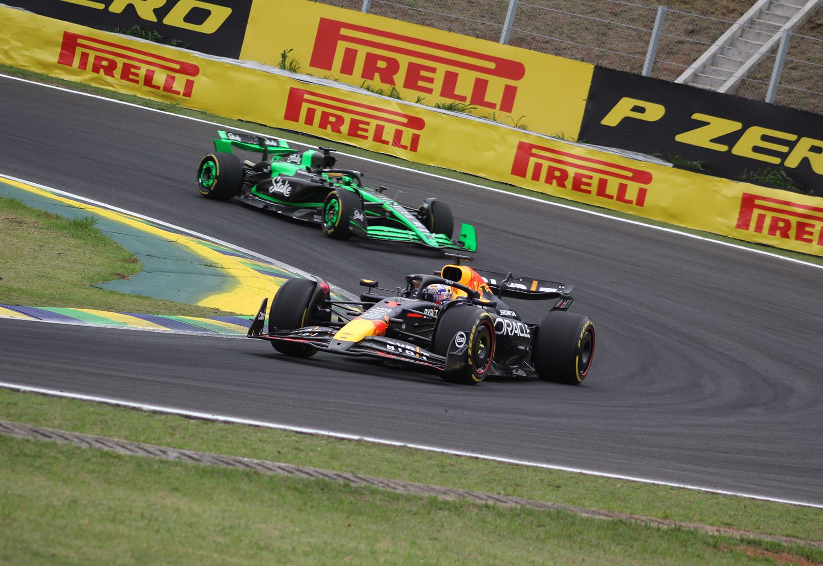 Red Bull elogia ritmo de Verstappen em São Paulo e minimiza investigação: “Parece ok”