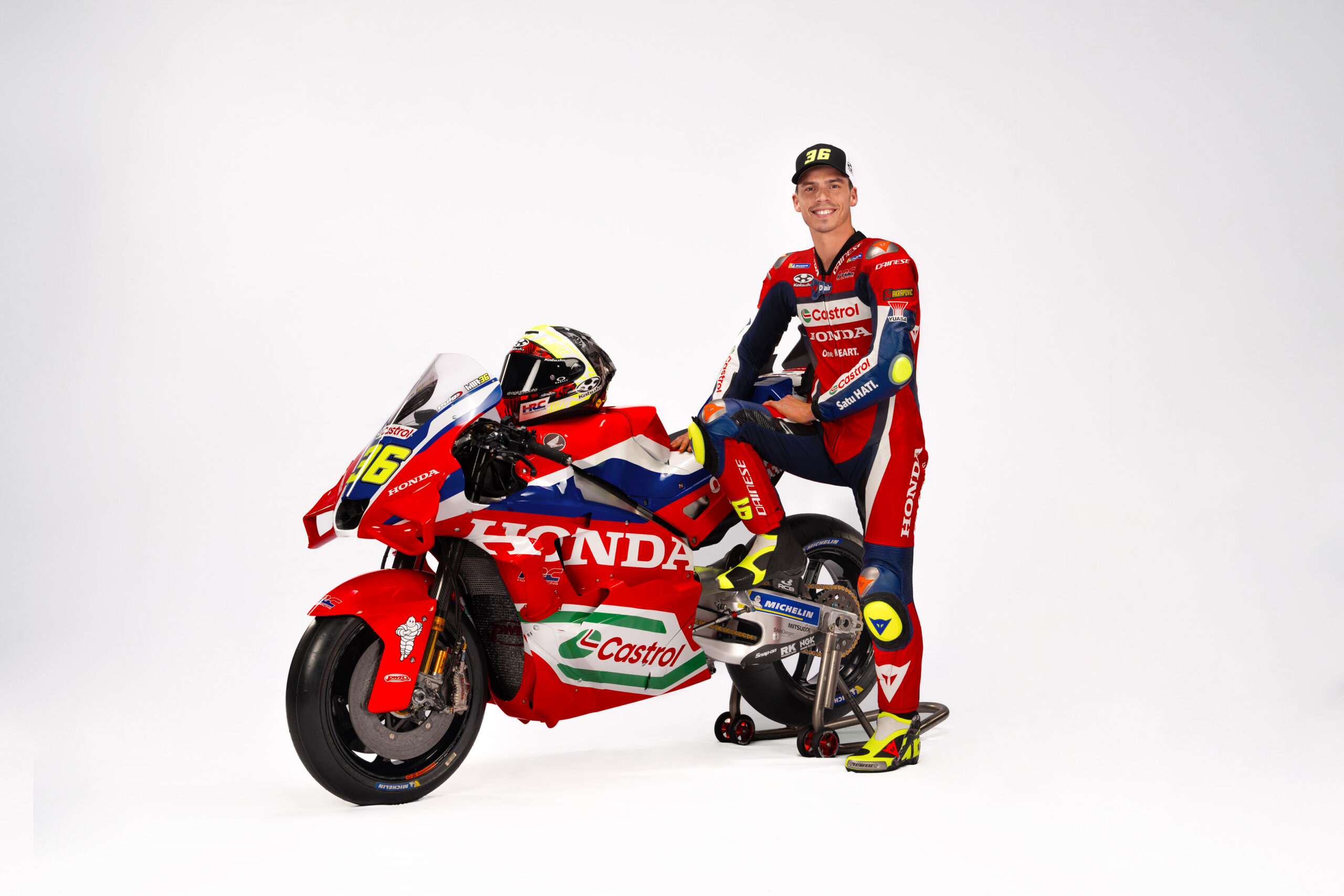 Mir destaca “aparência incrível” da nova Honda e mira “desenvolver a moto” em 2025