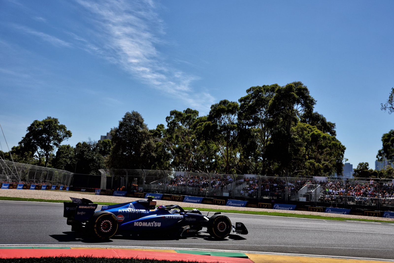 Sainz faz alerta sobre pneus macios e pede que Williams “destrave desempenho” na Austrália