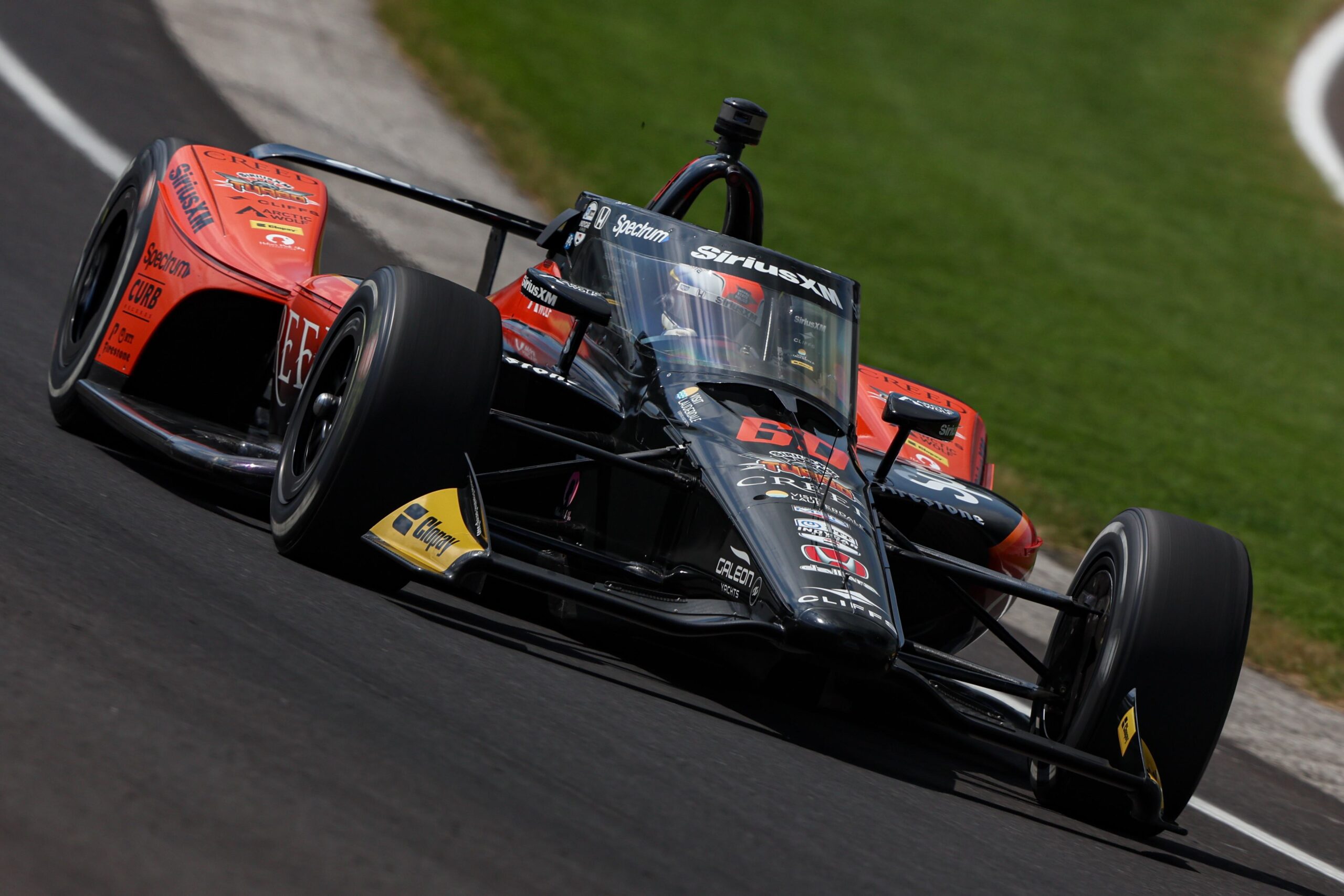 Rosenqvist lidera treino livre 5 da Indy 500 marcado por forte acidente de Armstrong