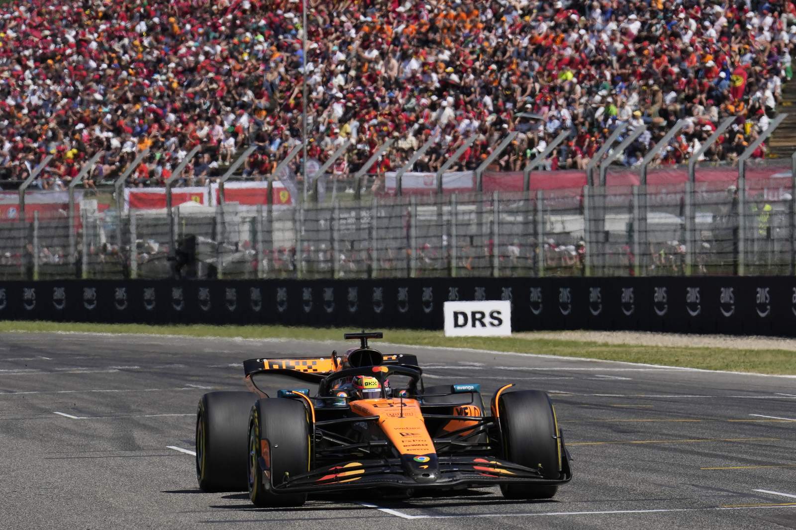 FIA emite diretiva para pneus antes de Ímola e causa suspeita sobre queda da McLaren