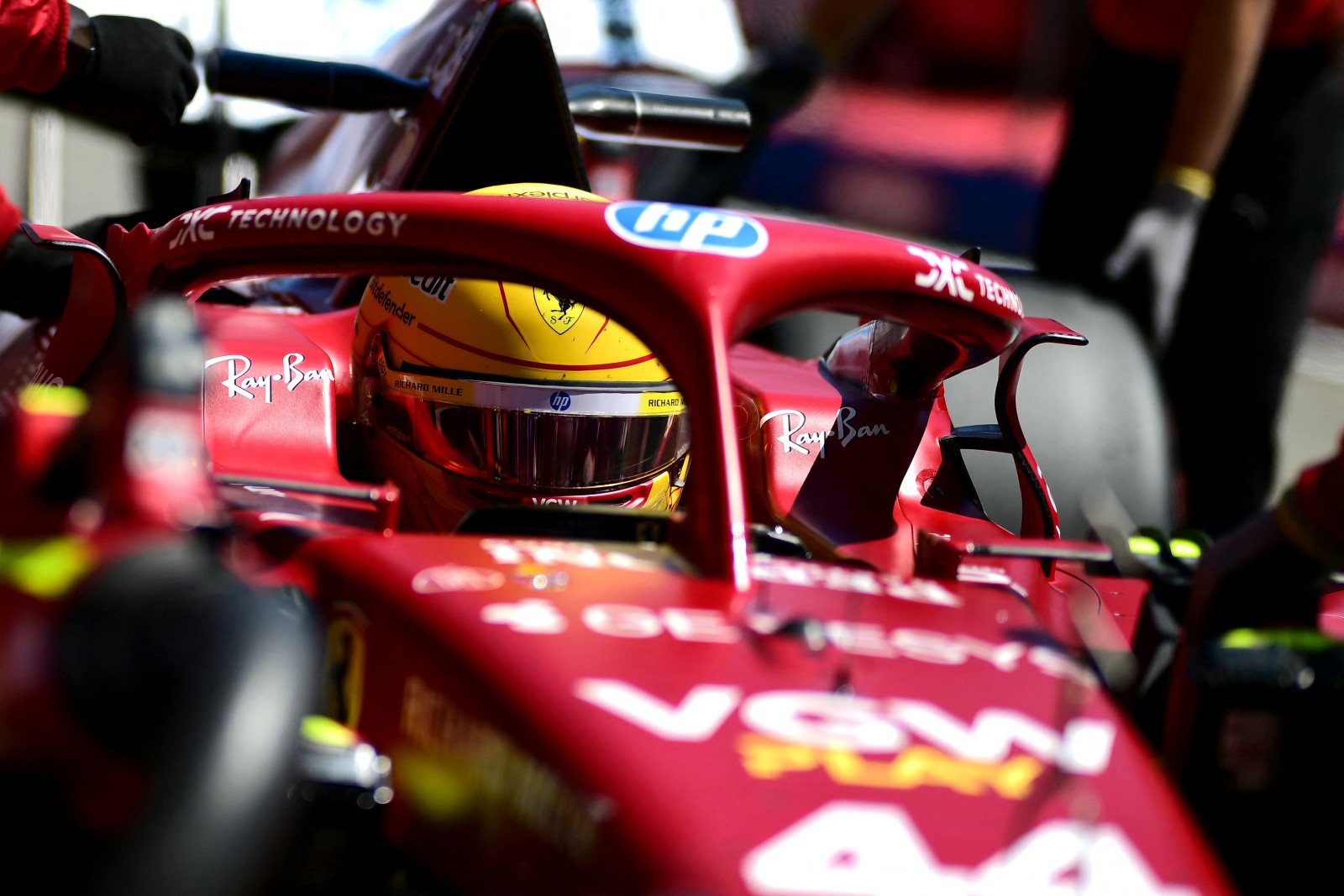 Hamilton lamenta 12º lugar no grid em Ímola e vê Ferrari como “maior desafio da carreira”