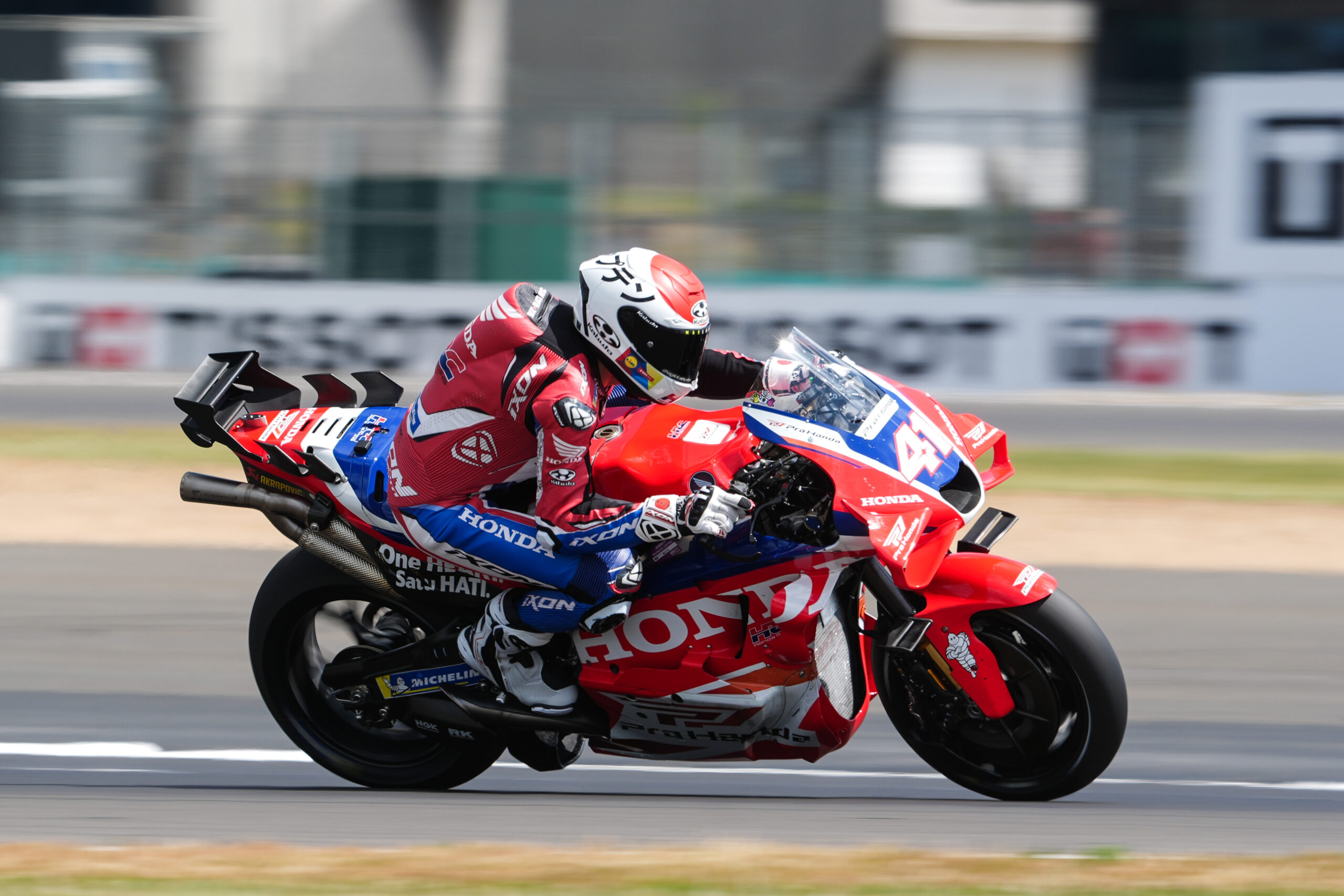 Espargaró supera Miller e lidera 1º dia de testes privados da MotoGP na Catalunha