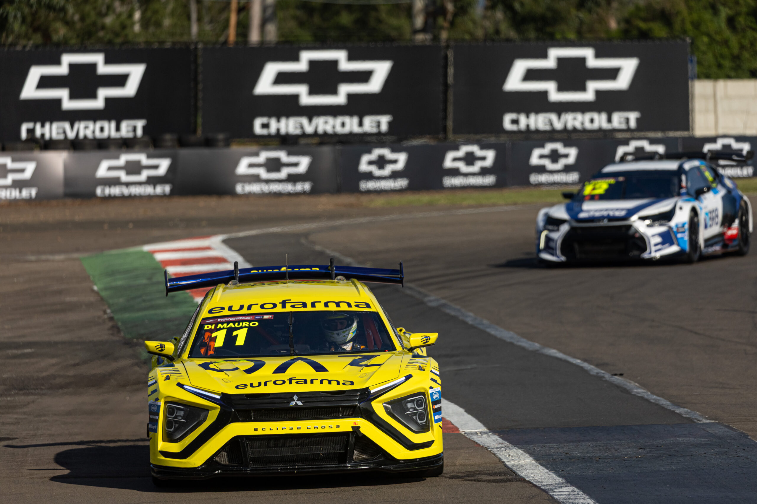 Di Mauro executa estratégia perfeita e vence corrida sprint da Stock Car no Velopark