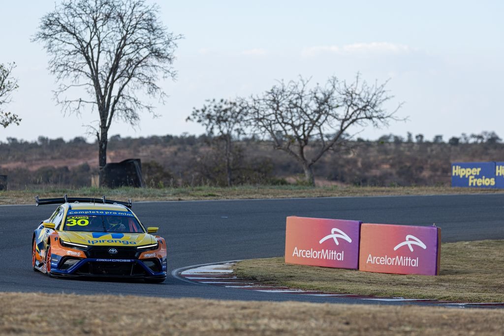 Ramos crava pole da Stock Car em Curvelo em classificação tumultuada. Di Mauro é 12°