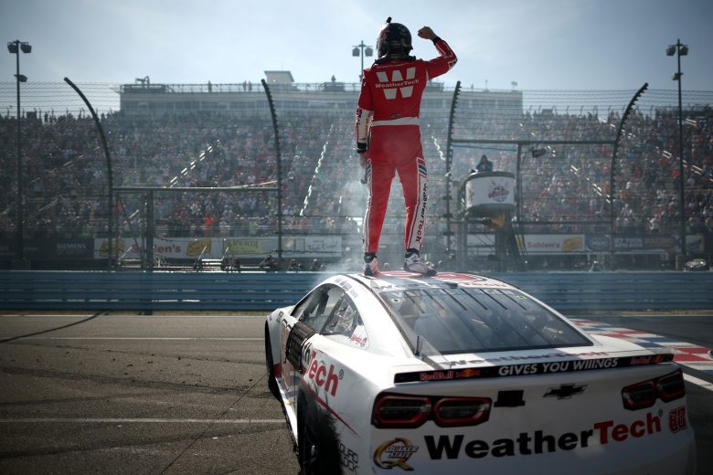 Van Gisbergen mantém soberania em mistos e vence etapa de Watkins Glen da Nascar