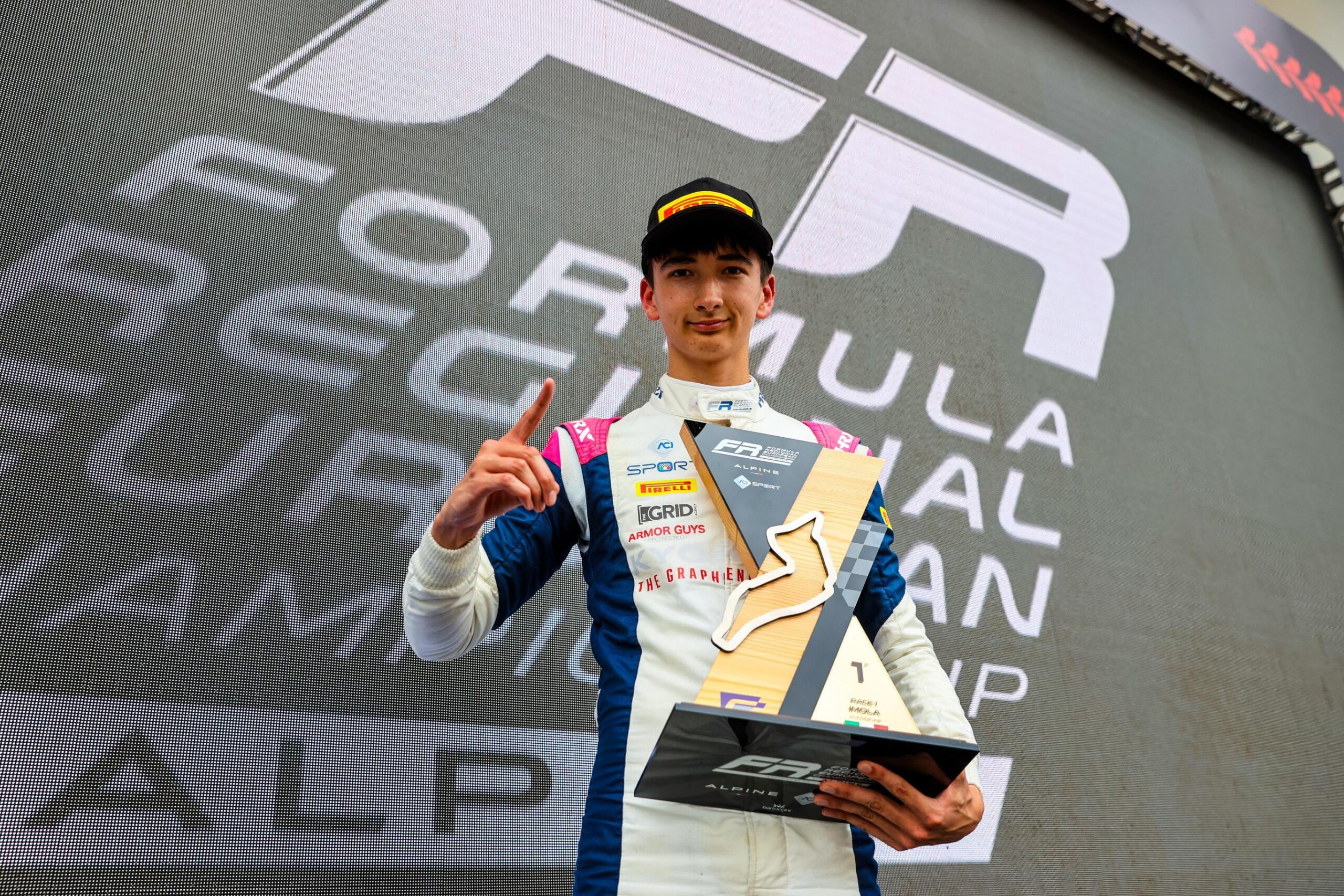 Deligny vence acidentada corrida 1 da FRECA em Ímola. Slater é 2º e Clerot, 4º