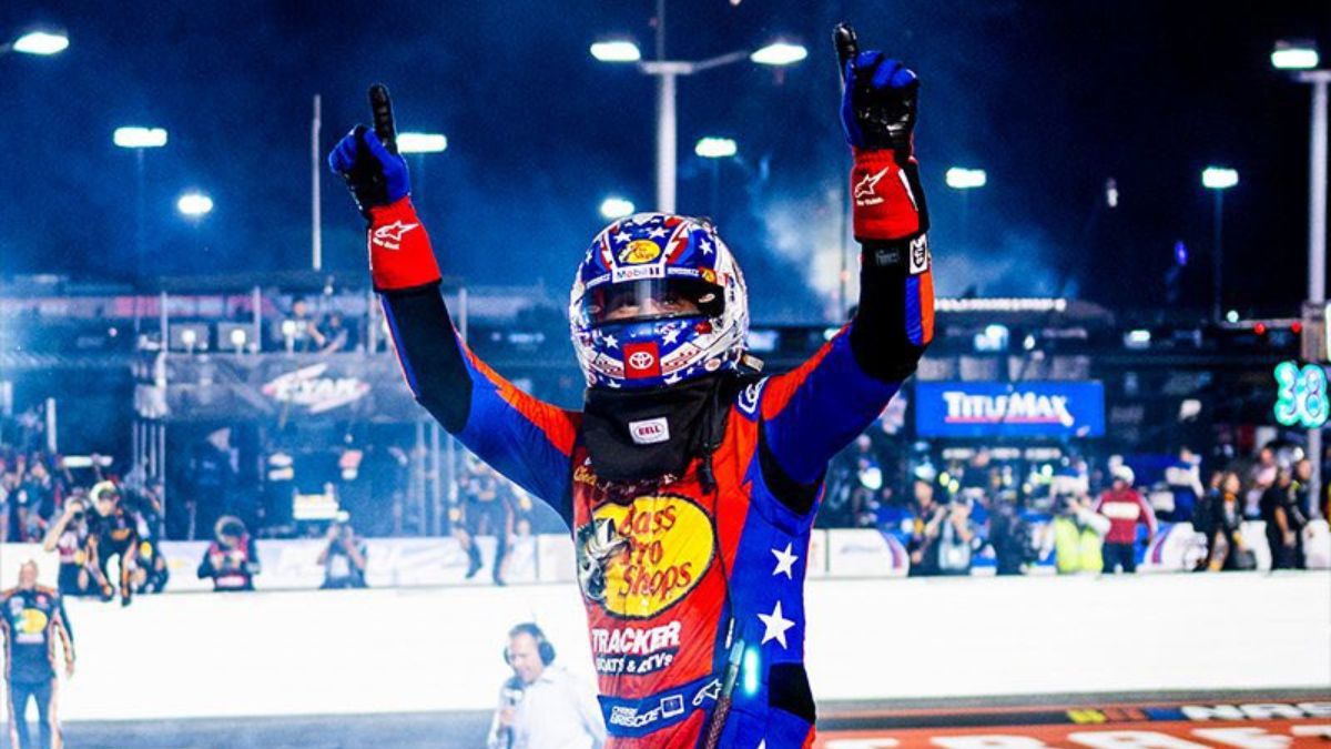 Briscoe domina abertura dos playoffs da Nascar e vence 500 Milhas de Darlington