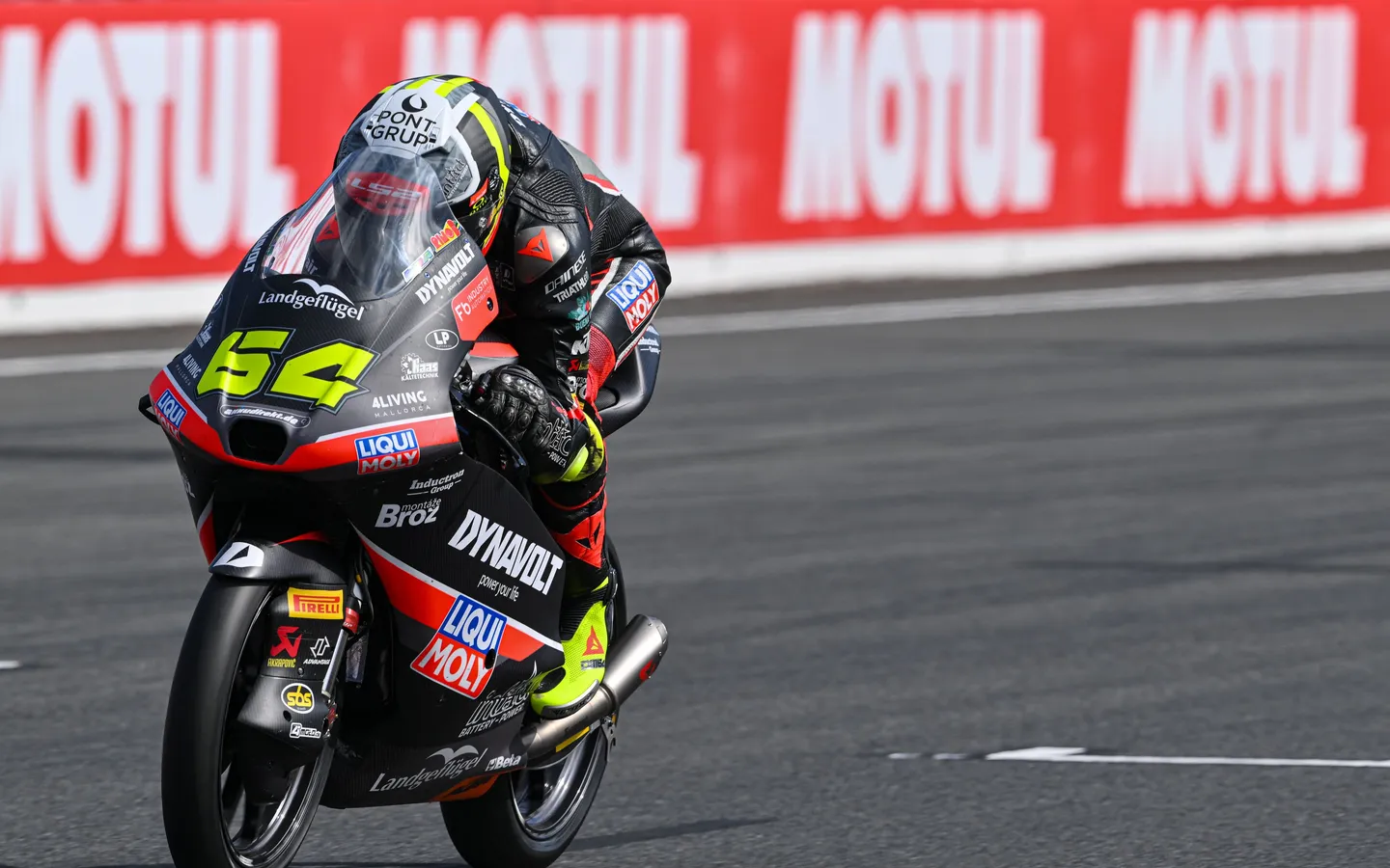 Muñoz aproveita caos com pista molhada e vence GP do Japão na Moto3. Rueda é 2º