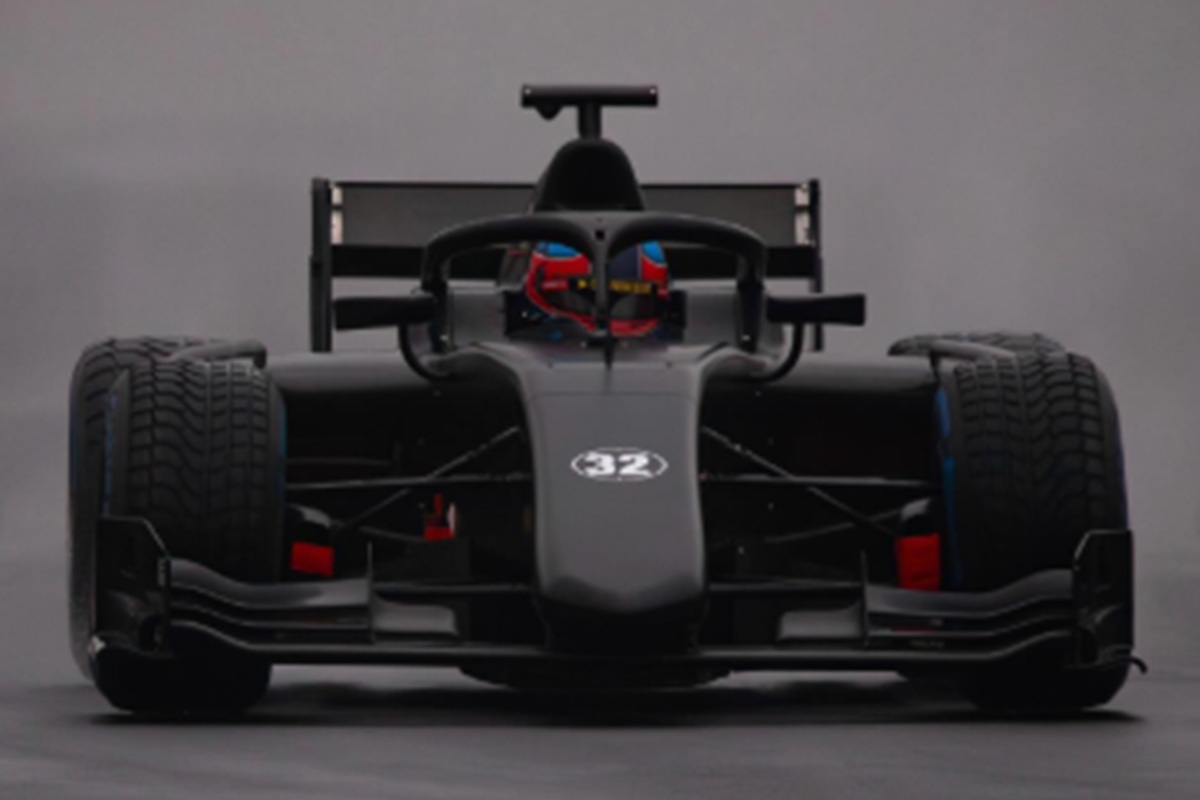 Herta faz contato inicial com carro da Fórmula 2 em teste com brasileiro em Monza