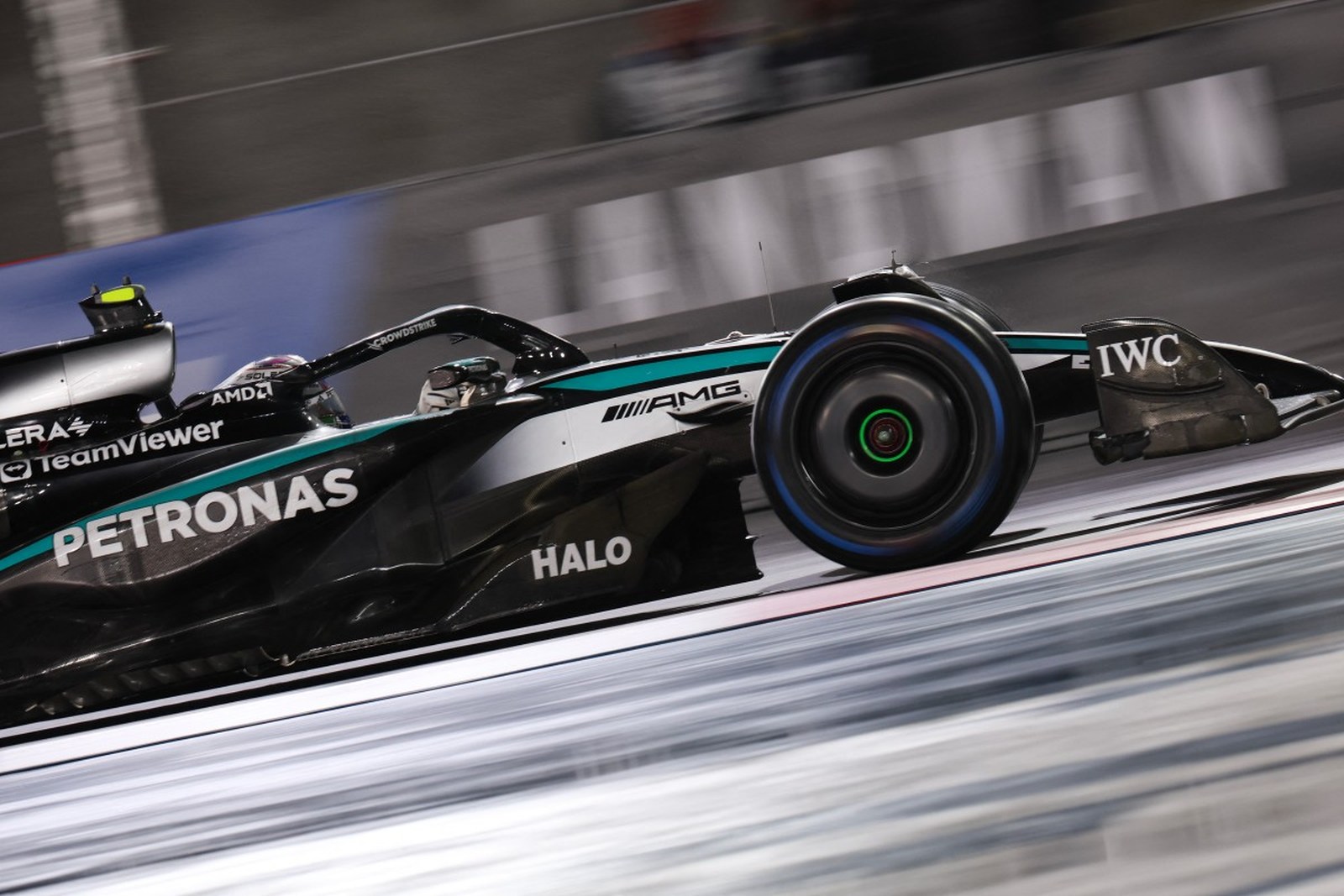 Chefe exalta evolução de Antonelli que “caiu de paraquedas” na Mercedes: “Tem pressão”