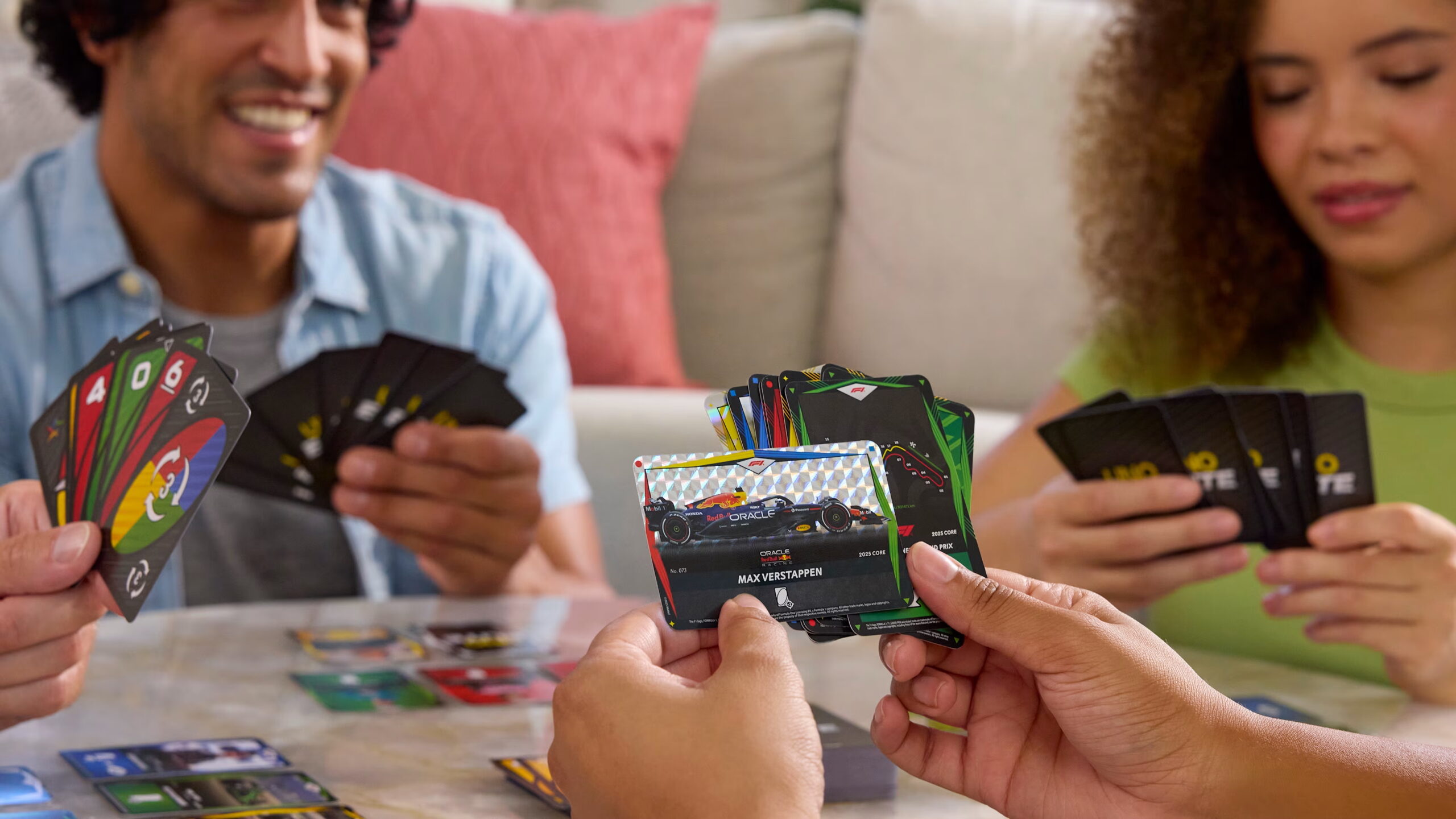 Fórmula 1 anuncia parceria com tradicional jogo de cartas e lança versão temática