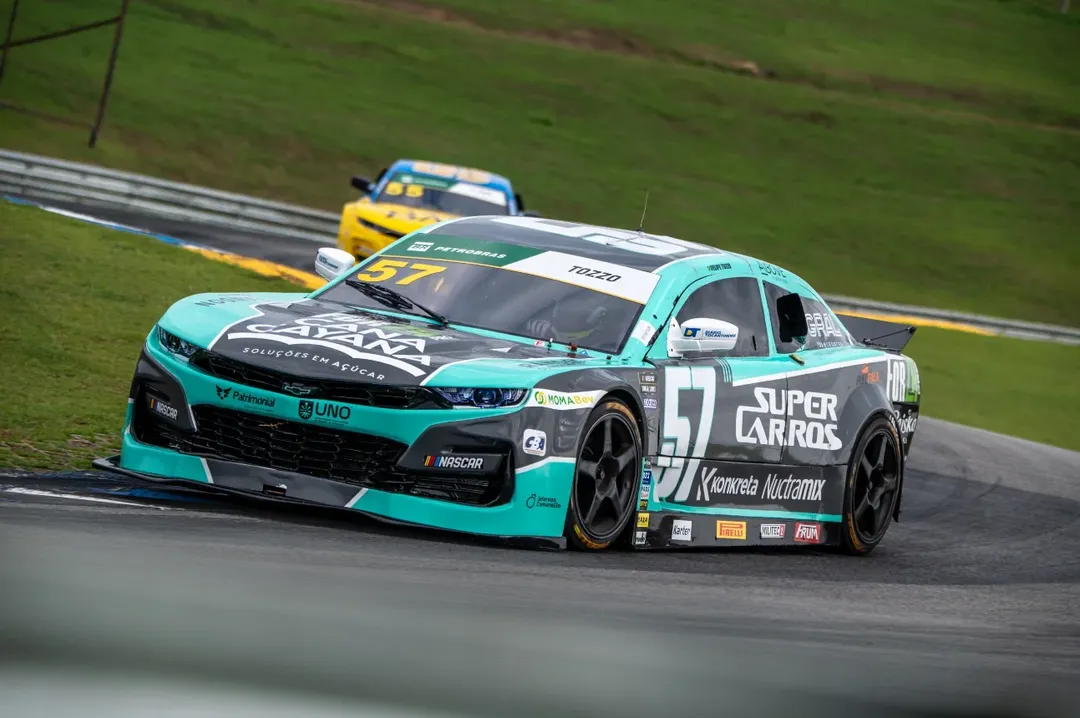 Tozzo lidera TL1 da Nascar Brasil em Interlagos no apagar das luzes. Barrichello é 4º