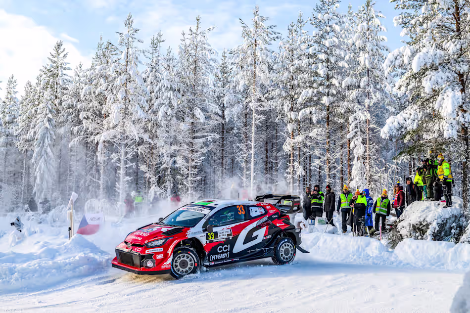 Evans mantém superioridade da Toyota e lidera 3° dia do Rali da Suécia do WRC