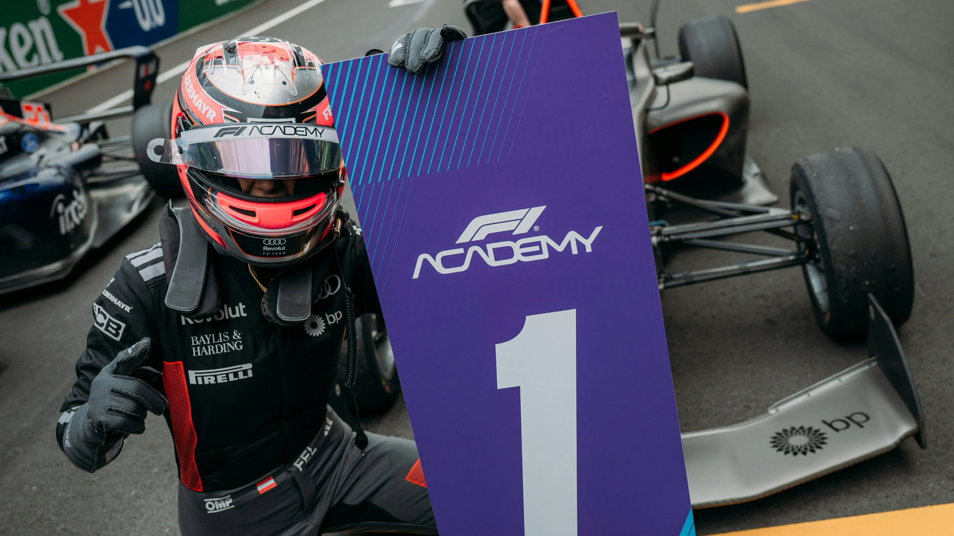 Felbermayr volta ao pódio com vitória na corrida 2 da F1 Academy na China. Ferreira é 6ª