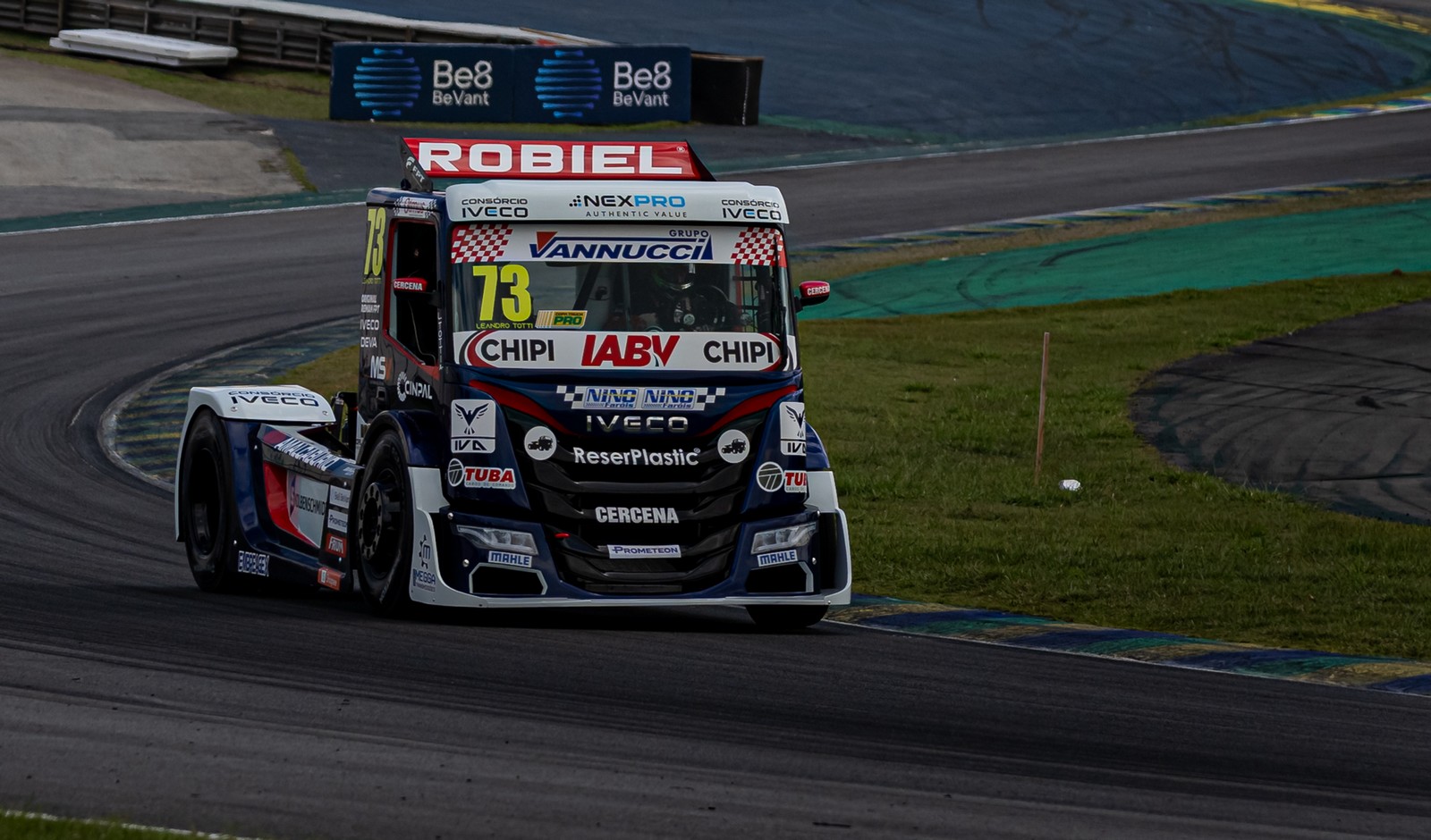 Totti repete domínio de Cascavel, varre etapa em Interlagos e vira líder da Copa Truck 2026
