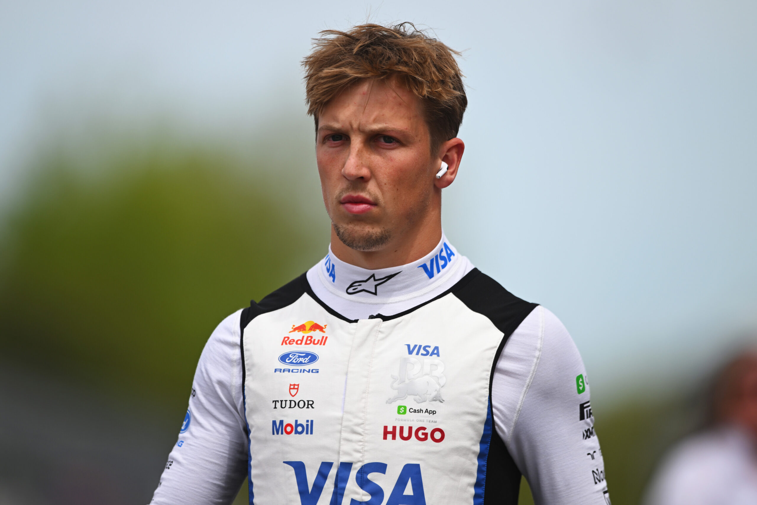“Ele está no meio do caminho”: Lawson e Pérez vivem novo enrosco no GP do Canadá