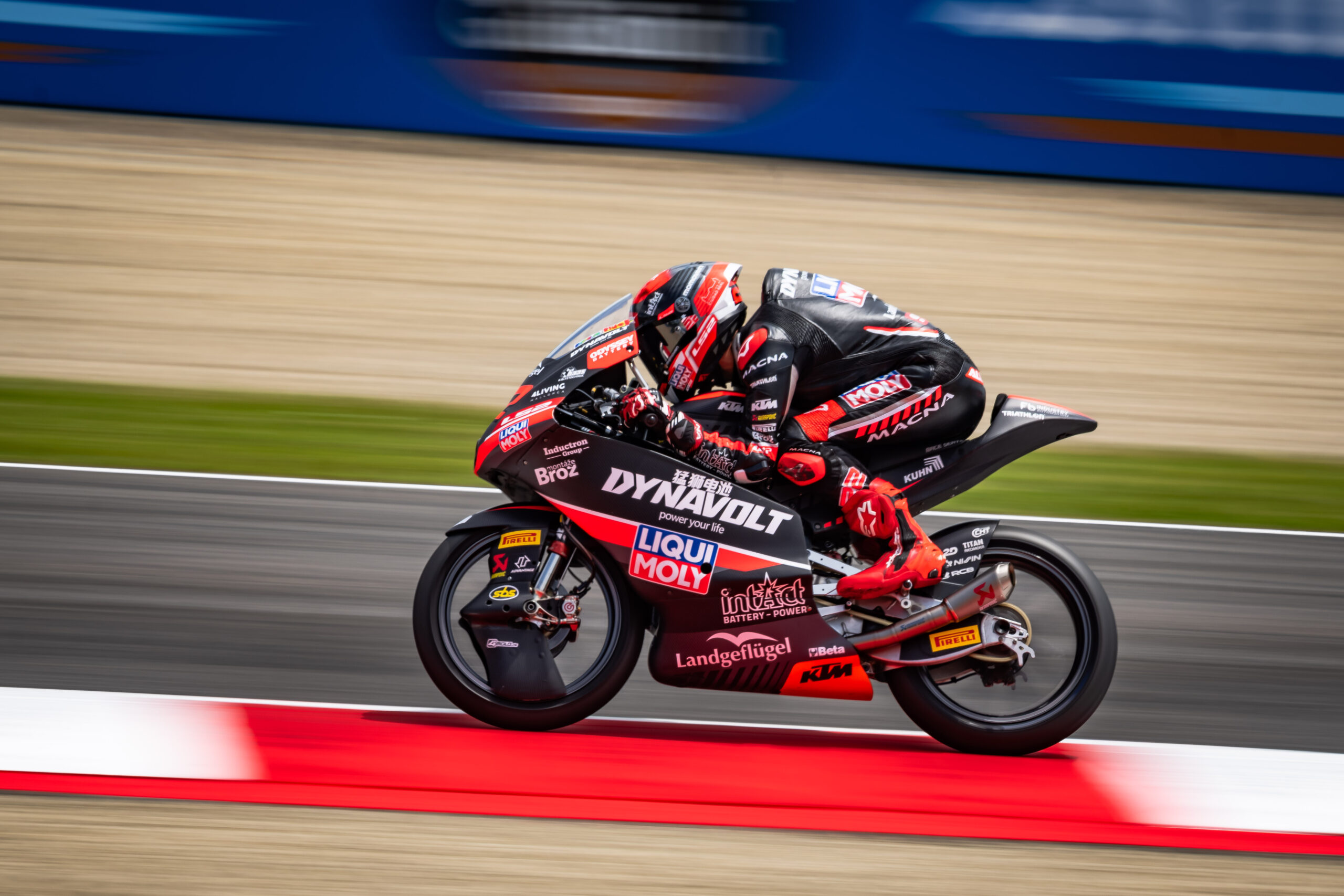 Almansa aproveita lambança de rivais e crava pole da Moto3 na Itália. Quiles é 15º