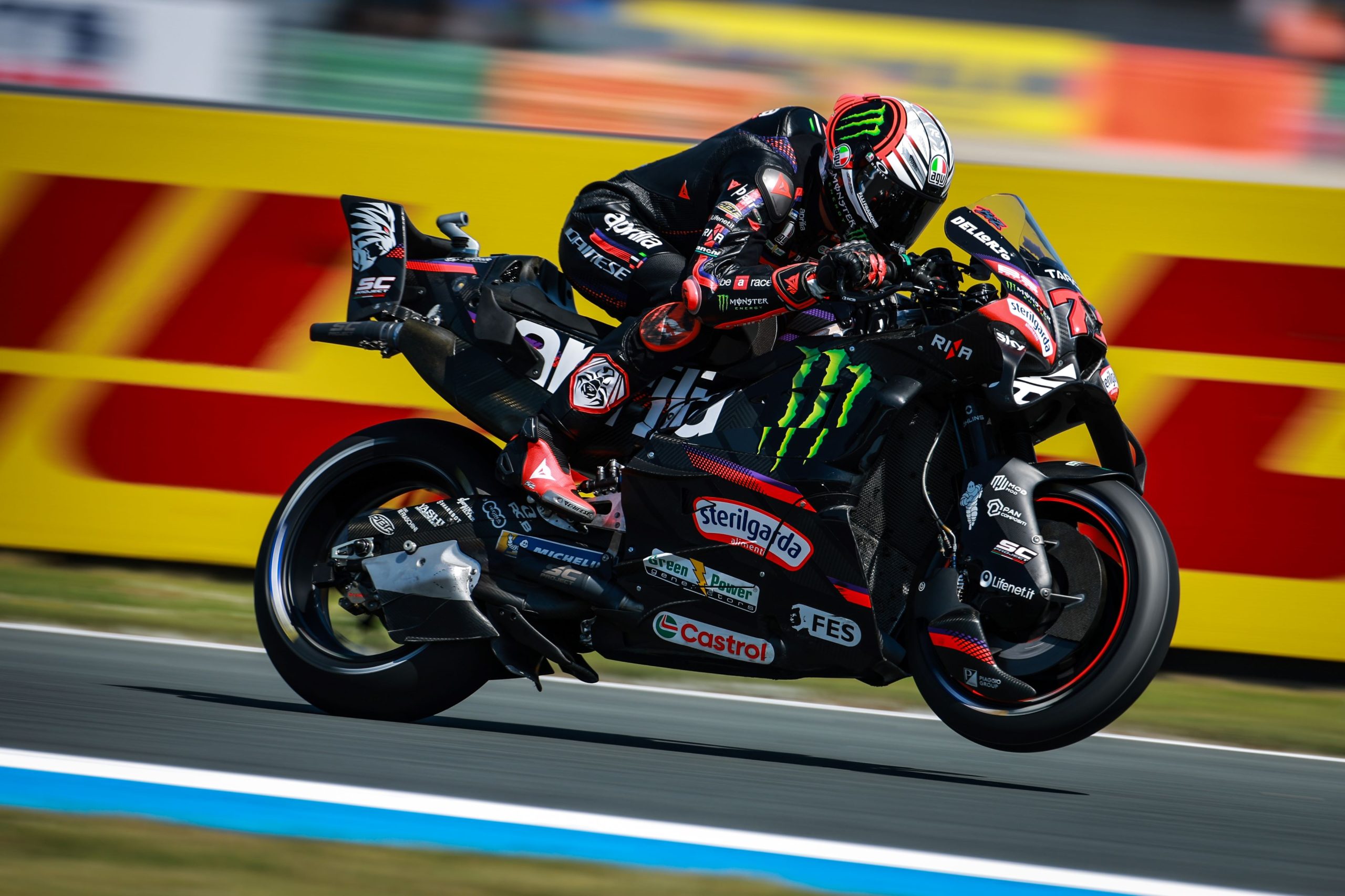 Bezzecchi é levado ao hospital após forte queda no GP dos Países Baixos da MotoGP