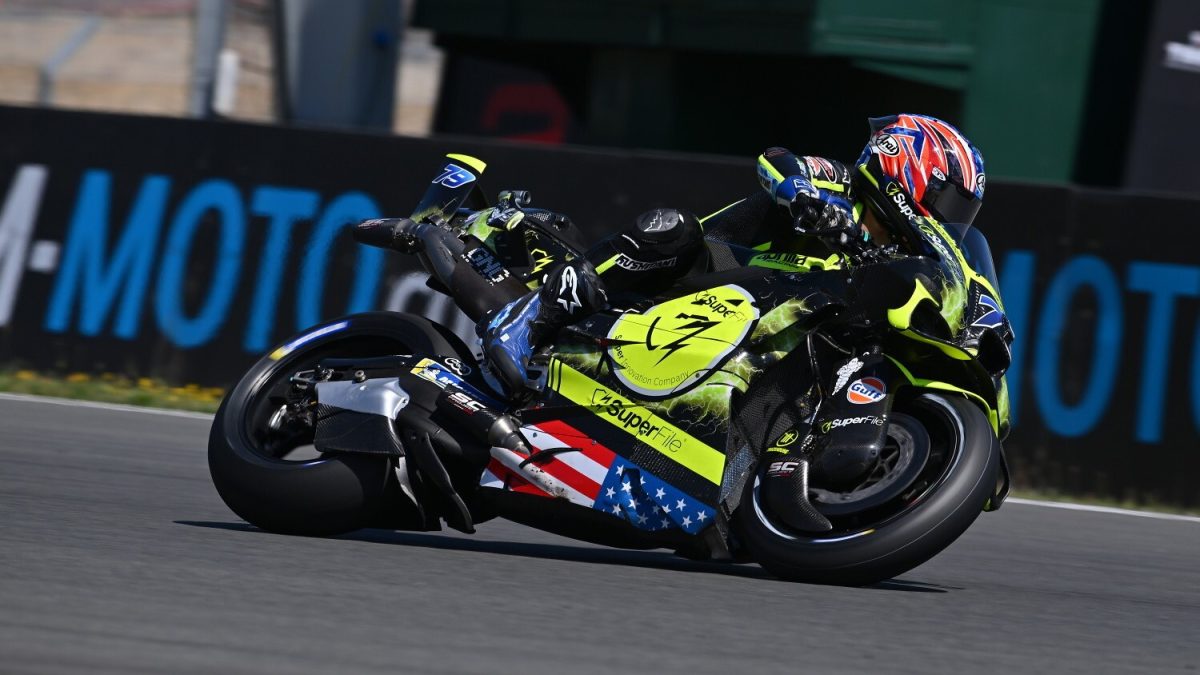 Ogura supera Bezzecchi, bate recorde e comanda dia de treinos da MotoGP na Tchéquia. Moreira é 8º