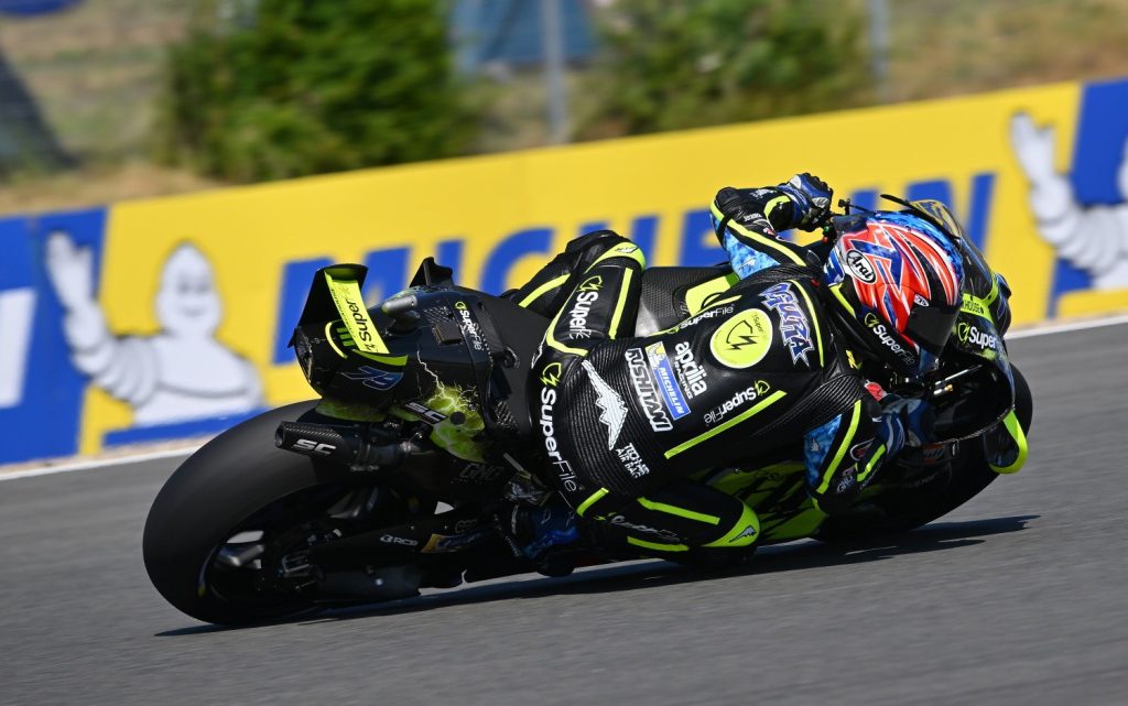 O espectador também tem a opção de assistir todas as atividades do fim de semana por meio do VideoPass, o streaming oficial da MotoGP. O serviço pago conta com quatro possibilidades de assinatura: o pacote anual com vídeo e cronometragem custa € 114,99 (cerca de R$ 671); enquanto a versão apenas de vídeo tem o valor de € 105,99 (aproximadamente R$ 618); a assinatura mensal do combo vídeo e cronometragem custa € 32,99 (em torno de R$ 192,50); com a assinatura sem os tempos baixando para € 29,99 (por volta de R$ 175)