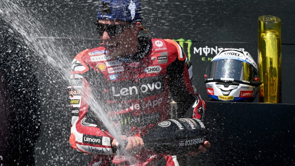Erro imperdoável de Bezzecchi catapulta Marc Márquez e reabre disputa pela MotoGP 2026