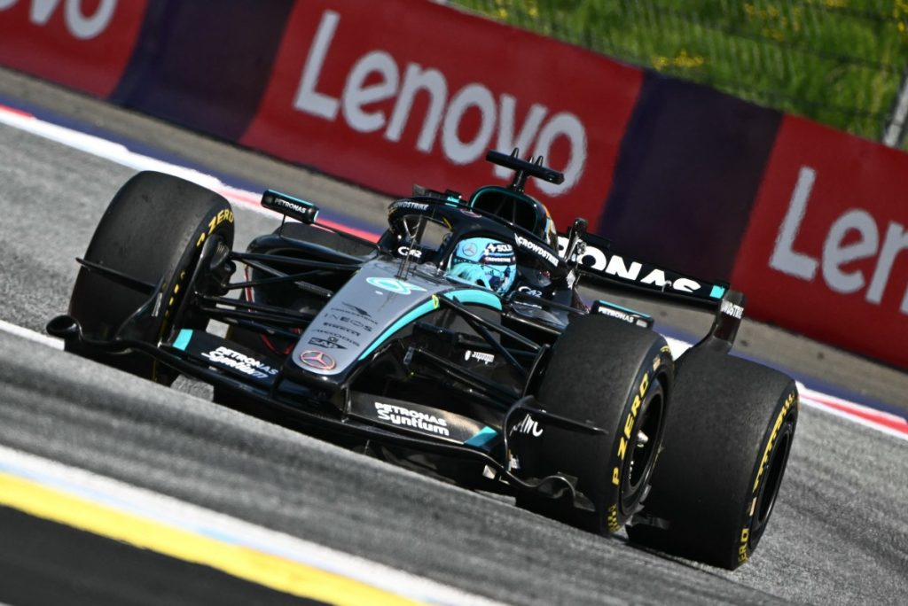 Mais tarde, os carros voltam à pista para a classificação sprint, às 12h30