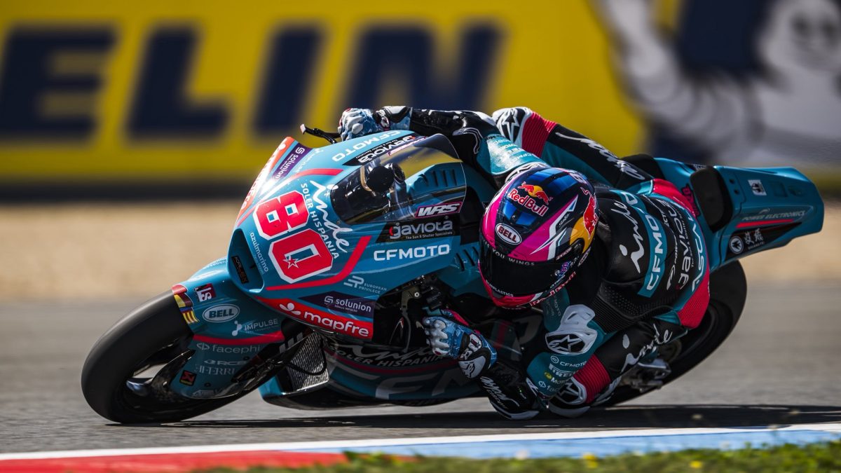 Alonso resiste a festival de acidentes e lidera treino da Moto2 em Assen. González é 2º