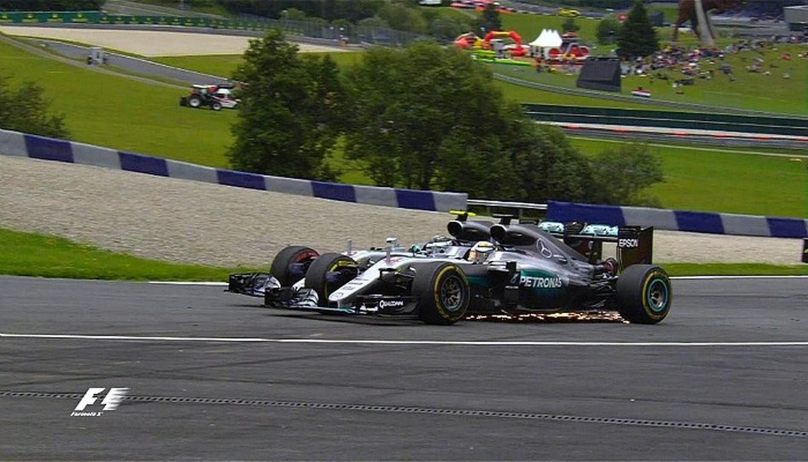 Na Garagem: Hamilton e Rosberg batem na volta final na Áustria e incendeiam F1