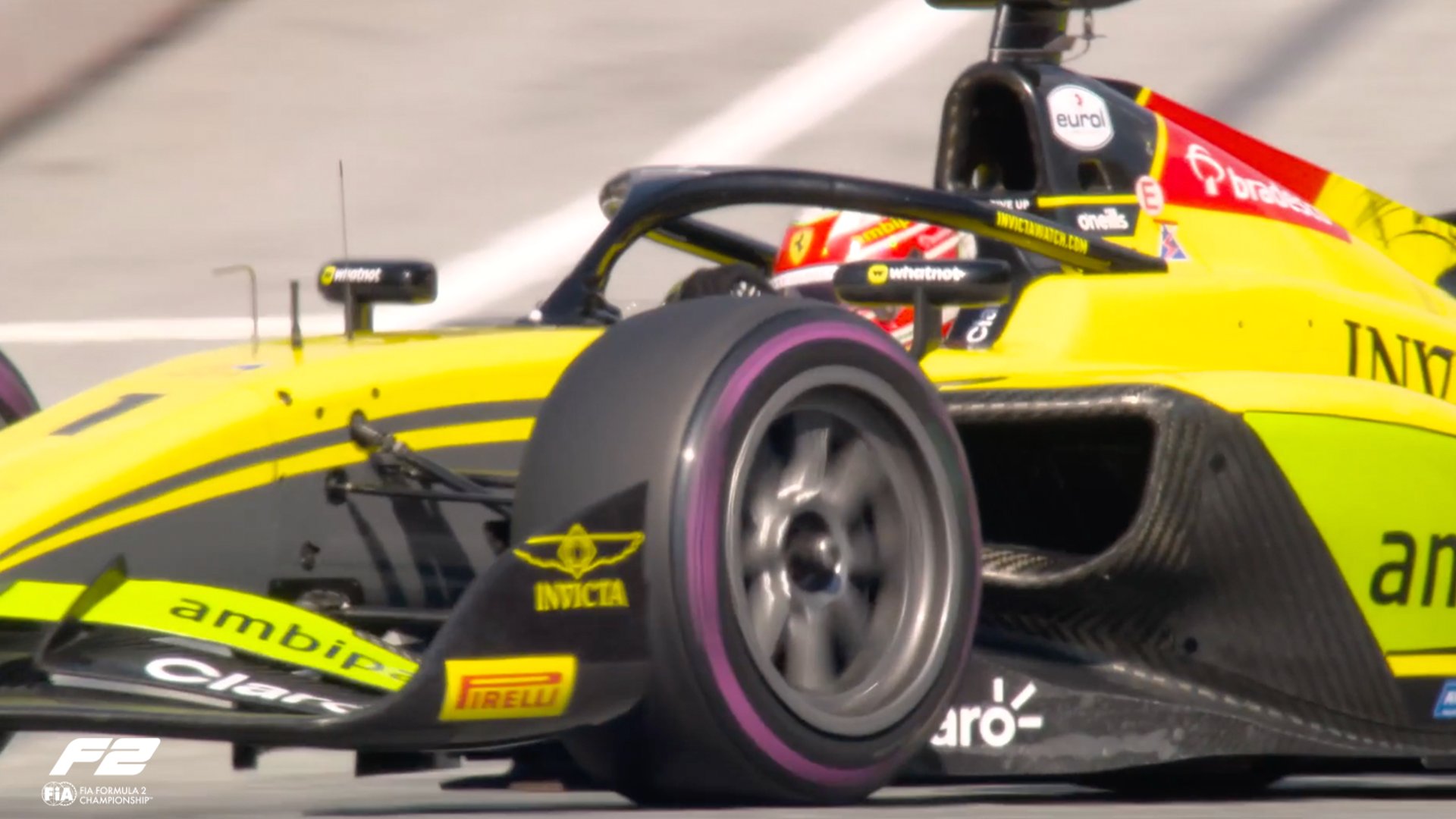 Câmara é punido por toque com Inthraphuvasak e perde pontos na sprint da F2 na Áustria