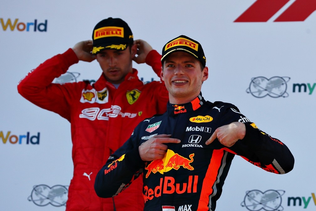 No GP da Áustria Max Verstappen venceu depois de fazer uma grande corrida de recuperação. Depois de cair de segundo para sétimo na largada, se recuperou e alcançou Charles Leclerc nas voltas finais. Após um longo embate, levou a melhor sobre o monegasco após um toque que dividiu opiniões na curva 3.