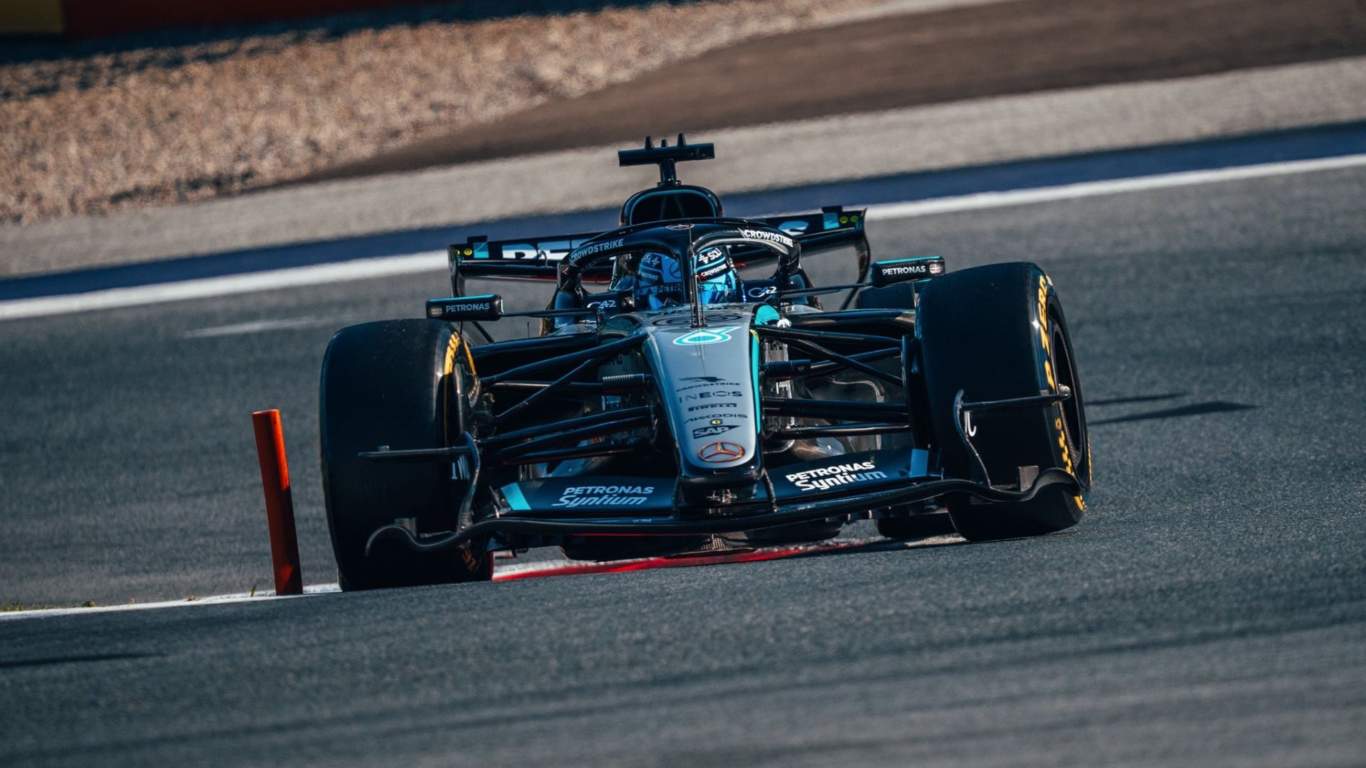 Russell neutraliza Verstappen e vence escaldante GP da Áustria. Bortoleto é 11º