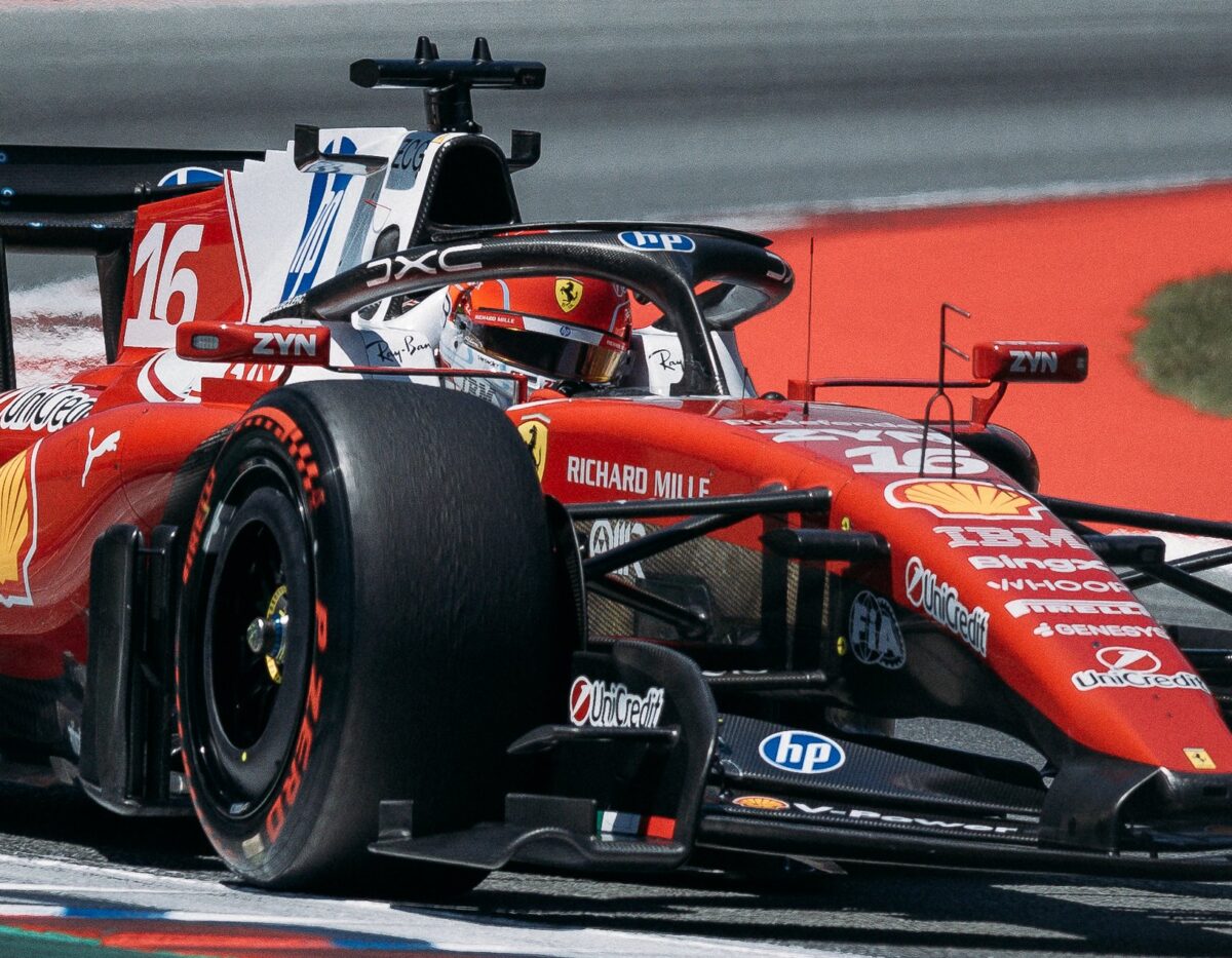 Victor Martins diz que Ferrari errou em renovar com Leclerc: “Virou vergonha”