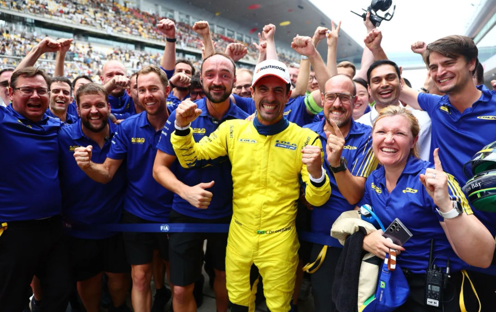 Di Grassi tem atuação magistral e vence corrida 2 do eP de Xangai