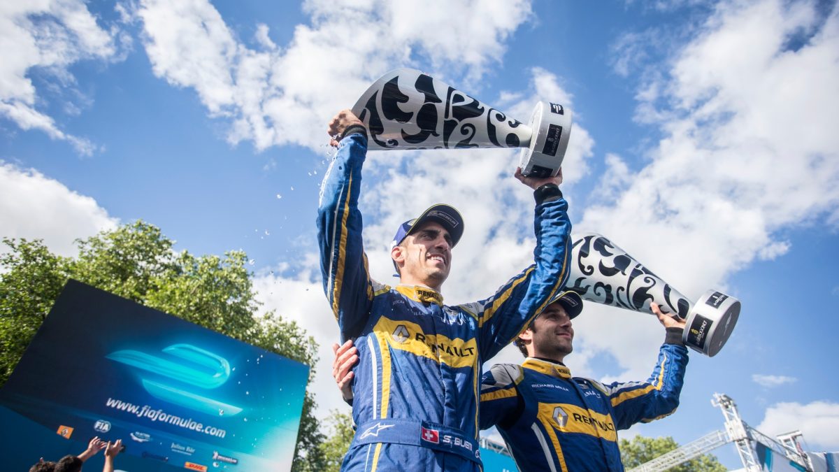 Na Garagem: Buemi resiste a batida maluca com Di Grassi e é campeão da Fórmula E