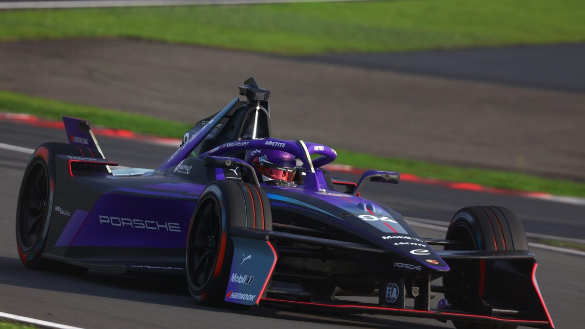 Wehrlein passeia e conquista pole da corrida 1 do eP de Xangai. Drugovich é 9º