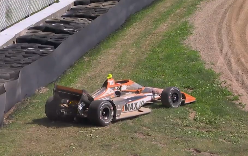 Grosjean roda, quebra asa traseira e interrompe TL1 do GP de Mid-Ohio