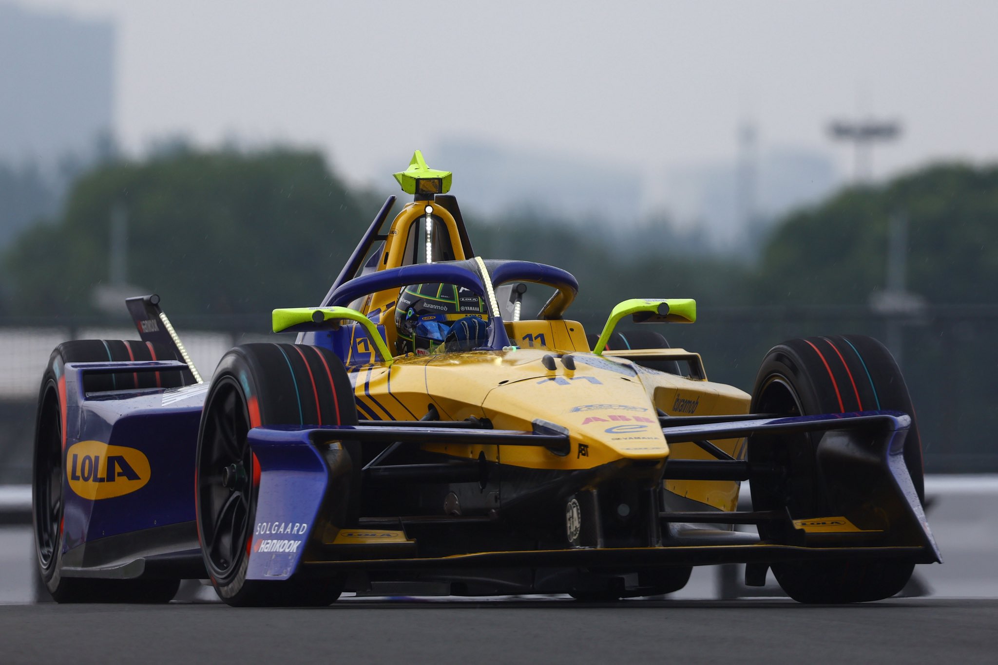 Di Grassi perde 3 posições no grid da corrida 2 em Xangai por toque em Barnard