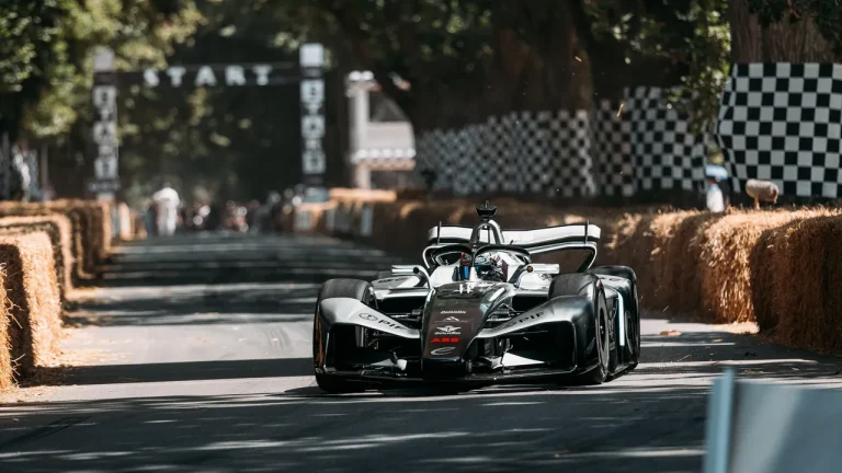 Ticktum exalta carro Gen4 “de explodir a mente” após participação em Goodwood