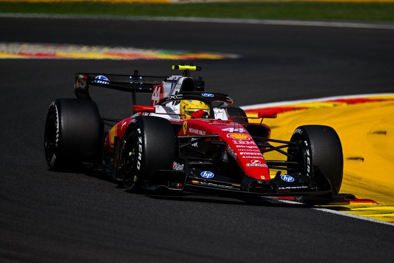 Hamilton lamenta sequência de problemas na Bélgica e comenta atropelo em mecânico: “Coração afundou”